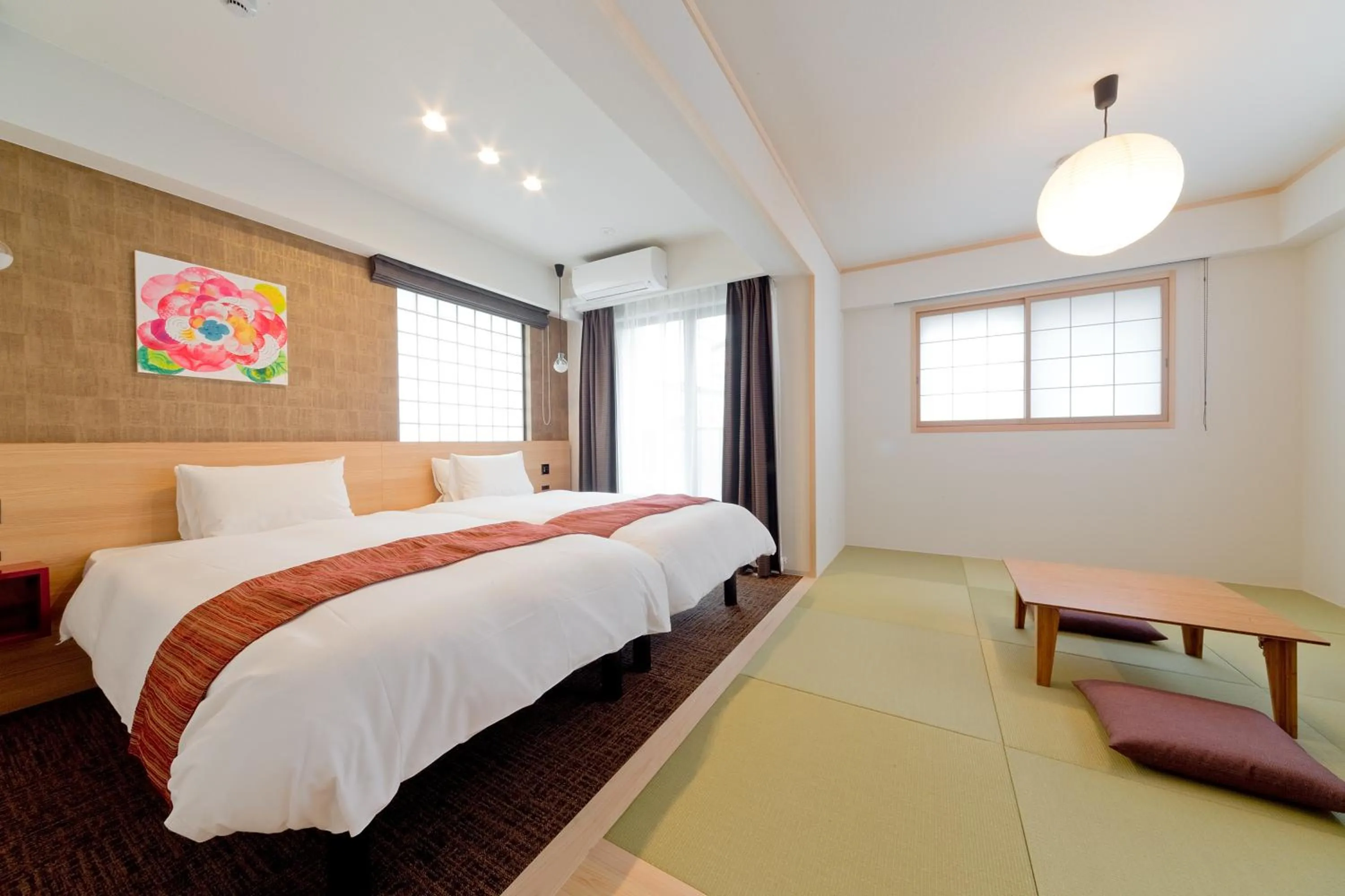 Deluxe Twin Room with Tatami Area in M's Inn Higashiyama