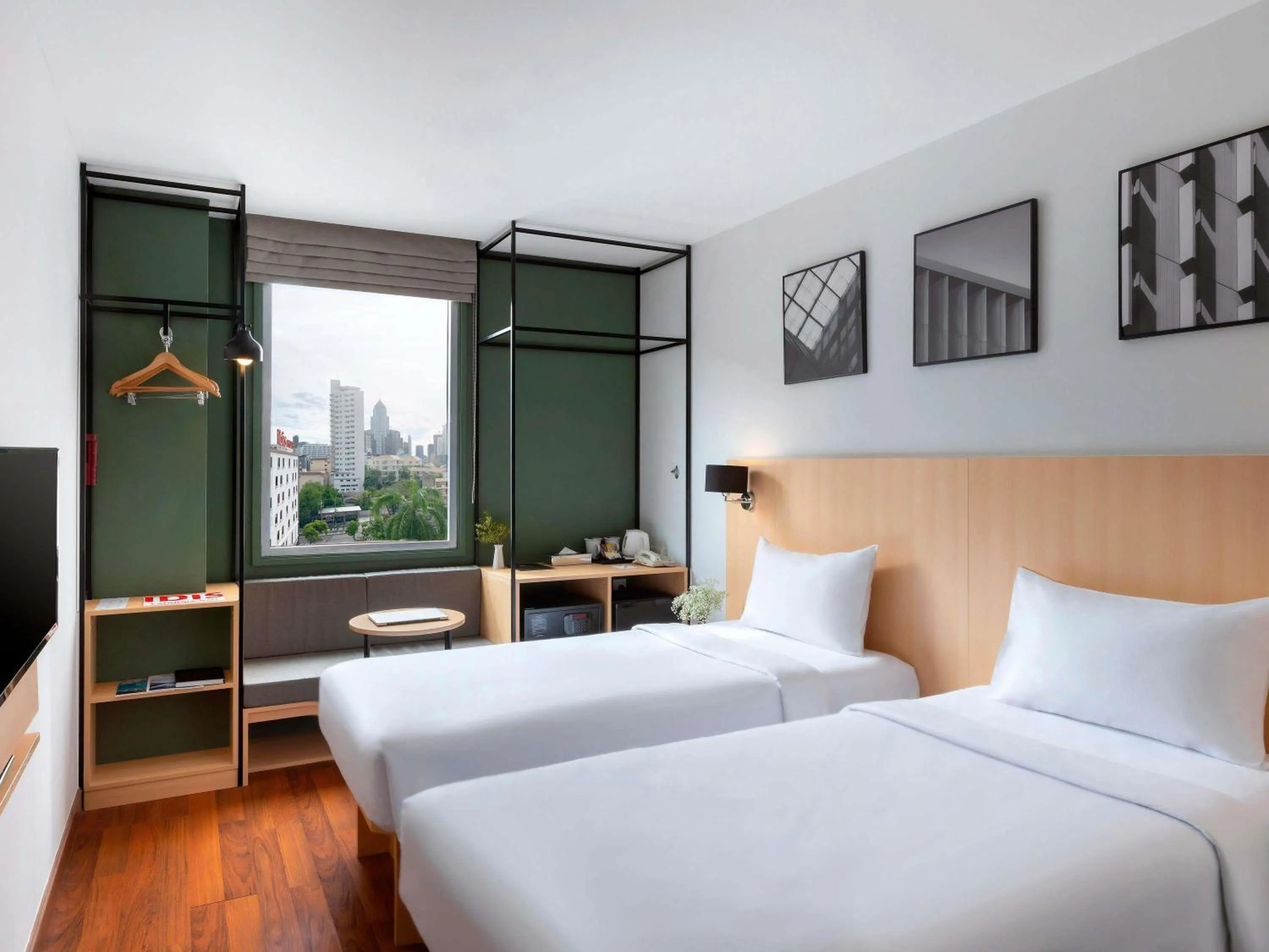 Superior Twin Room in Ibis Bangkok Sukhumvit 4
