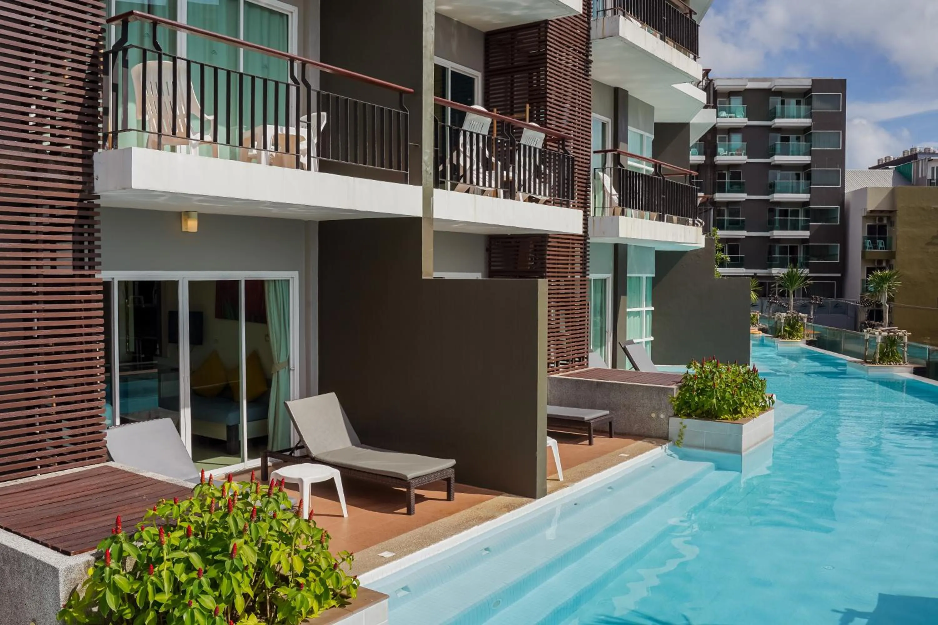 Deluxe Double or Twin Room with Pool Access in Andakira Hotel - SHA Extra Plus