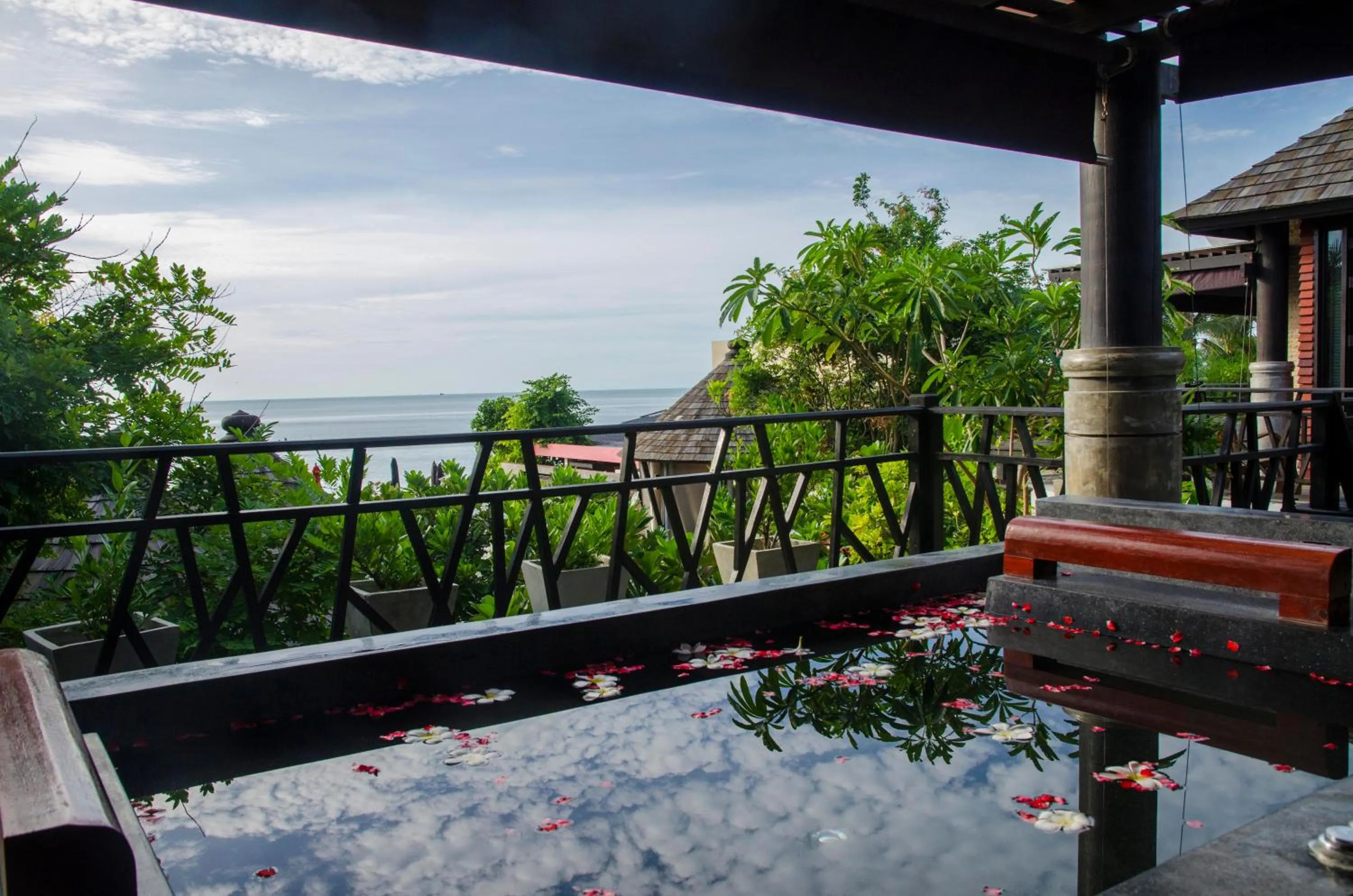 Sunrise Suite with Hot Tub in Kirikayan Boutique Resort - SHA Extra Plus