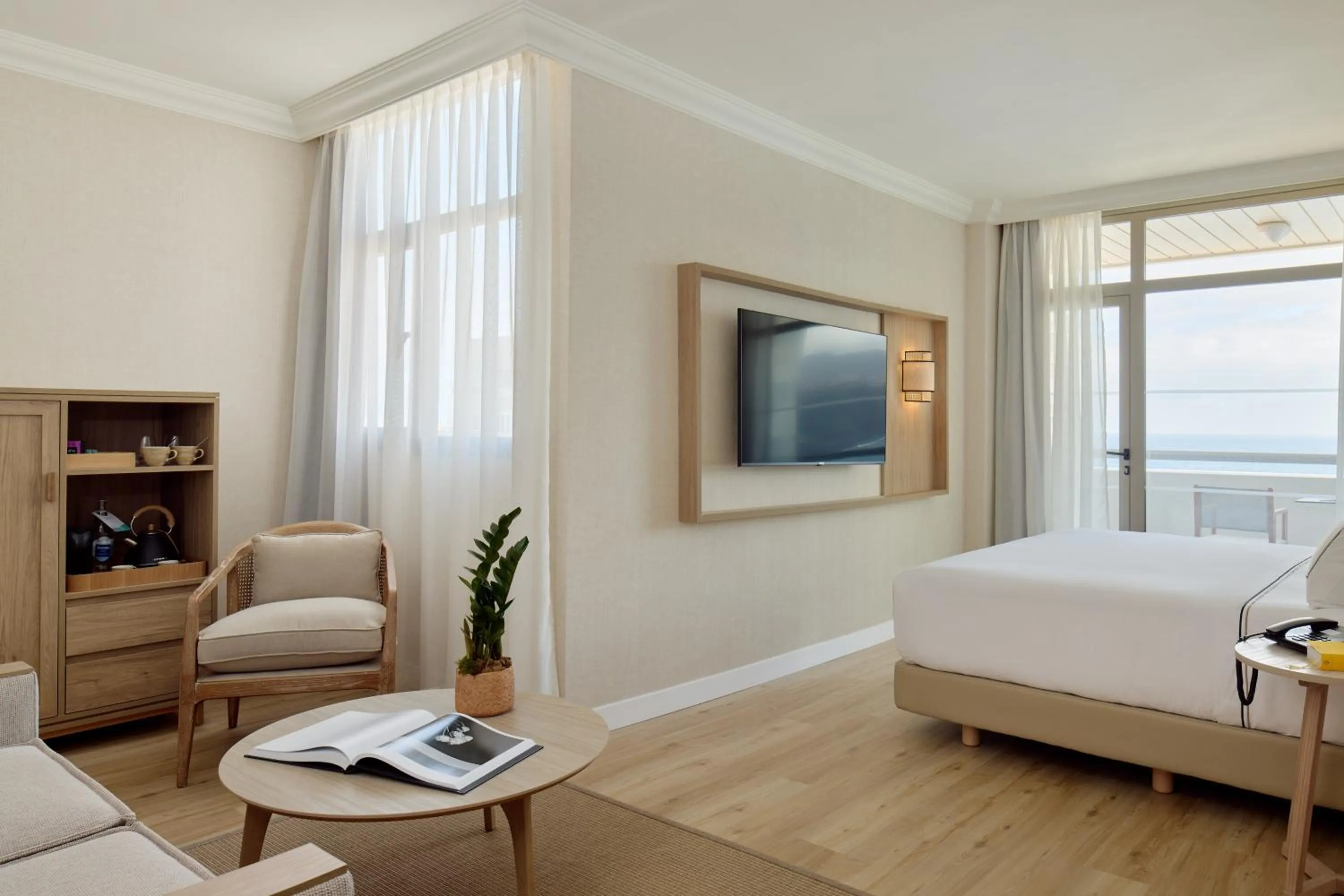 The Level Junior Suite Frontal Sea View in Sol Costa Atlantis Tenerife