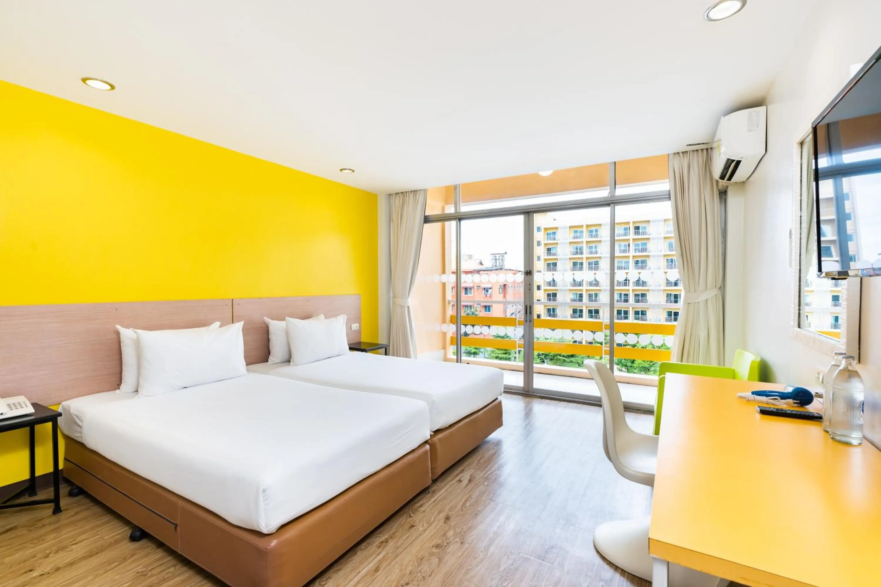 Deluxe Twin Room in Bella Express