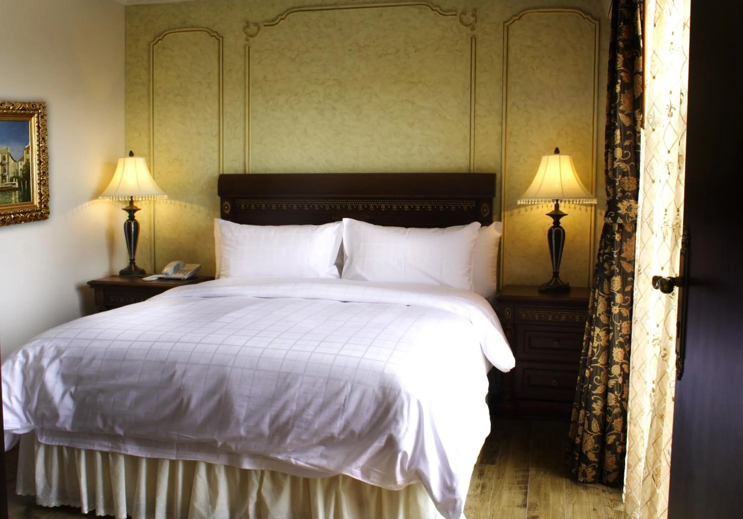 One-Bedroom Suite in Four Seasons Place Pattaya