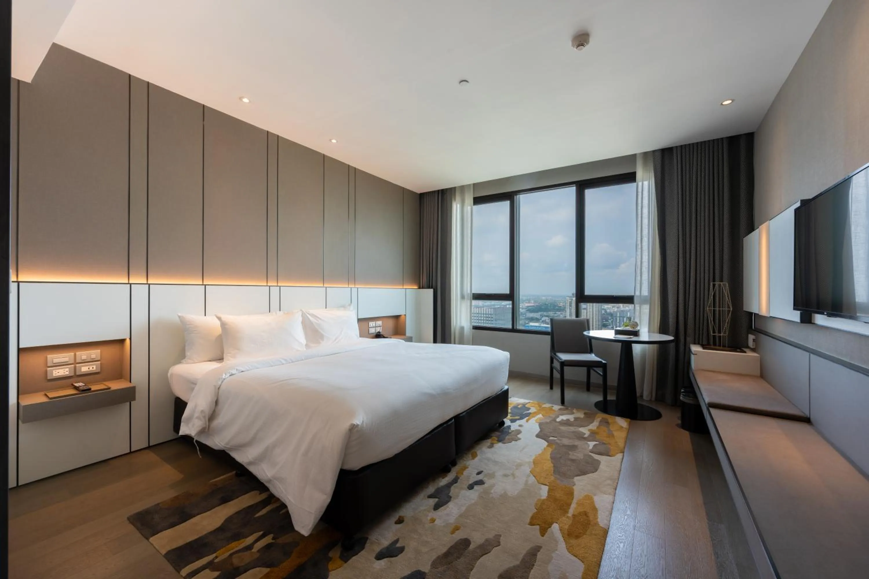 Executive Deluxe Double in Grand Richmond Stylish Convention Hotel