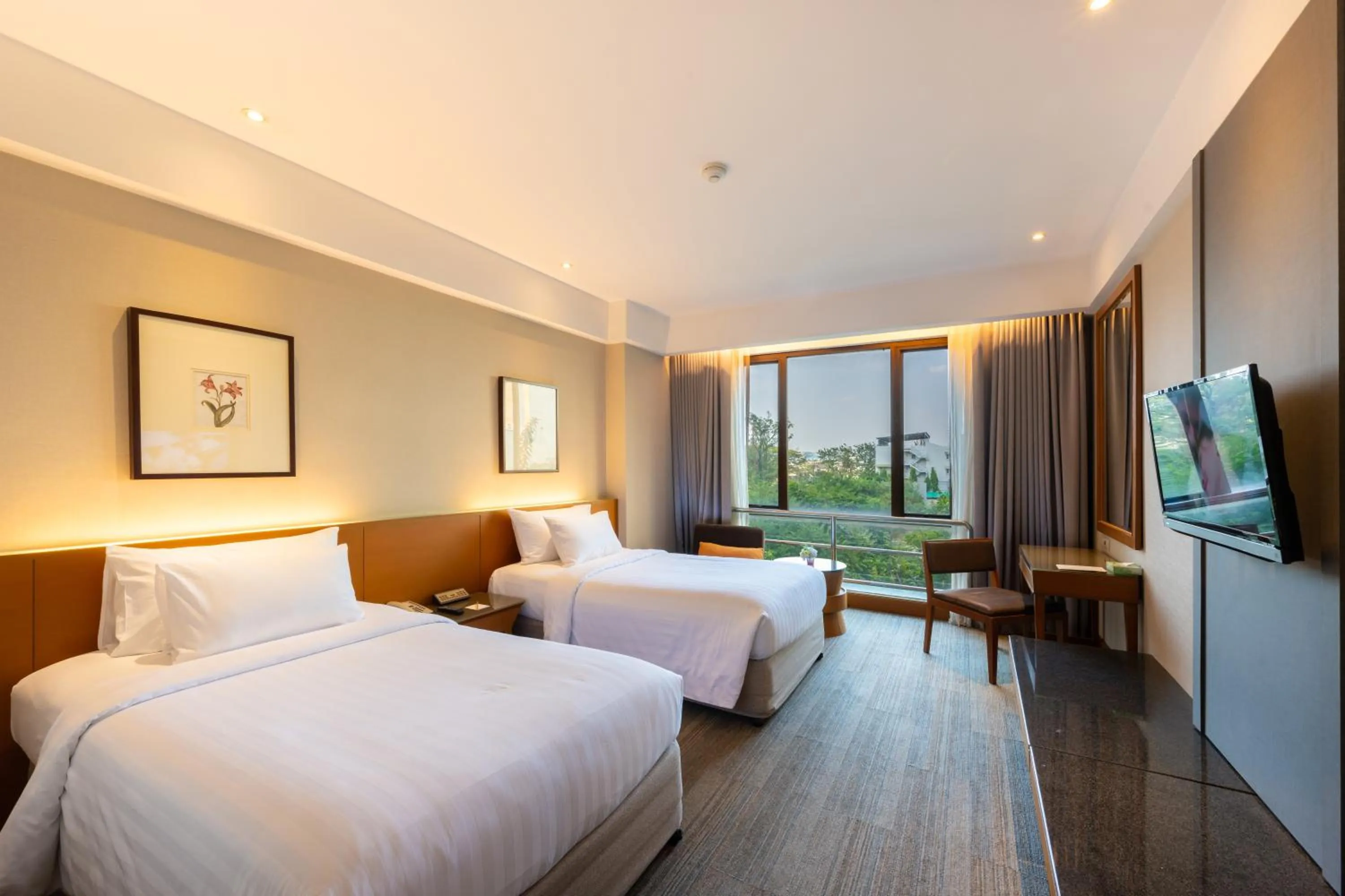Superior Twin Room in Grand Richmond Stylish Convention Hotel
