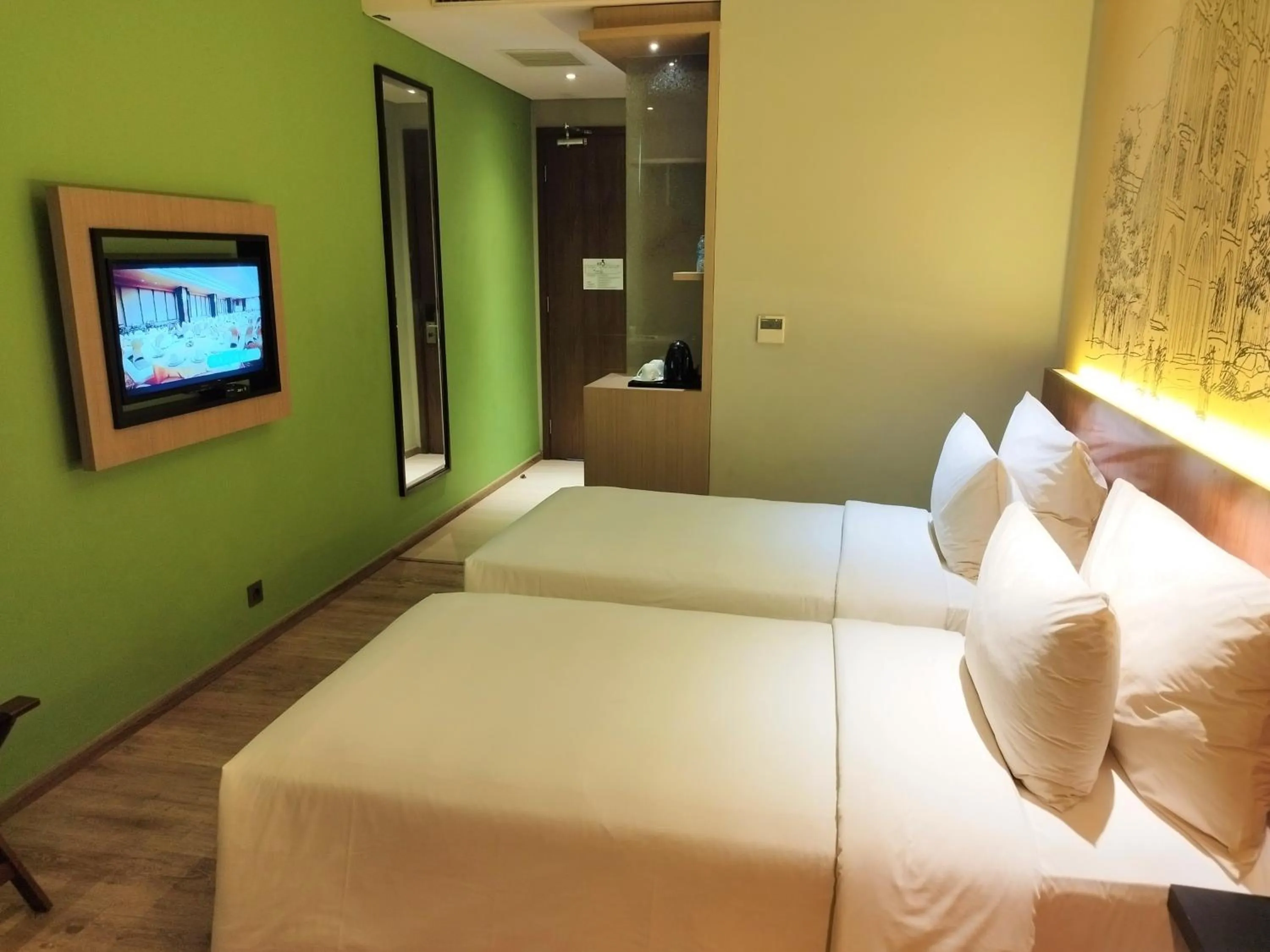 Deluxe Twin Room in AONE Hotel