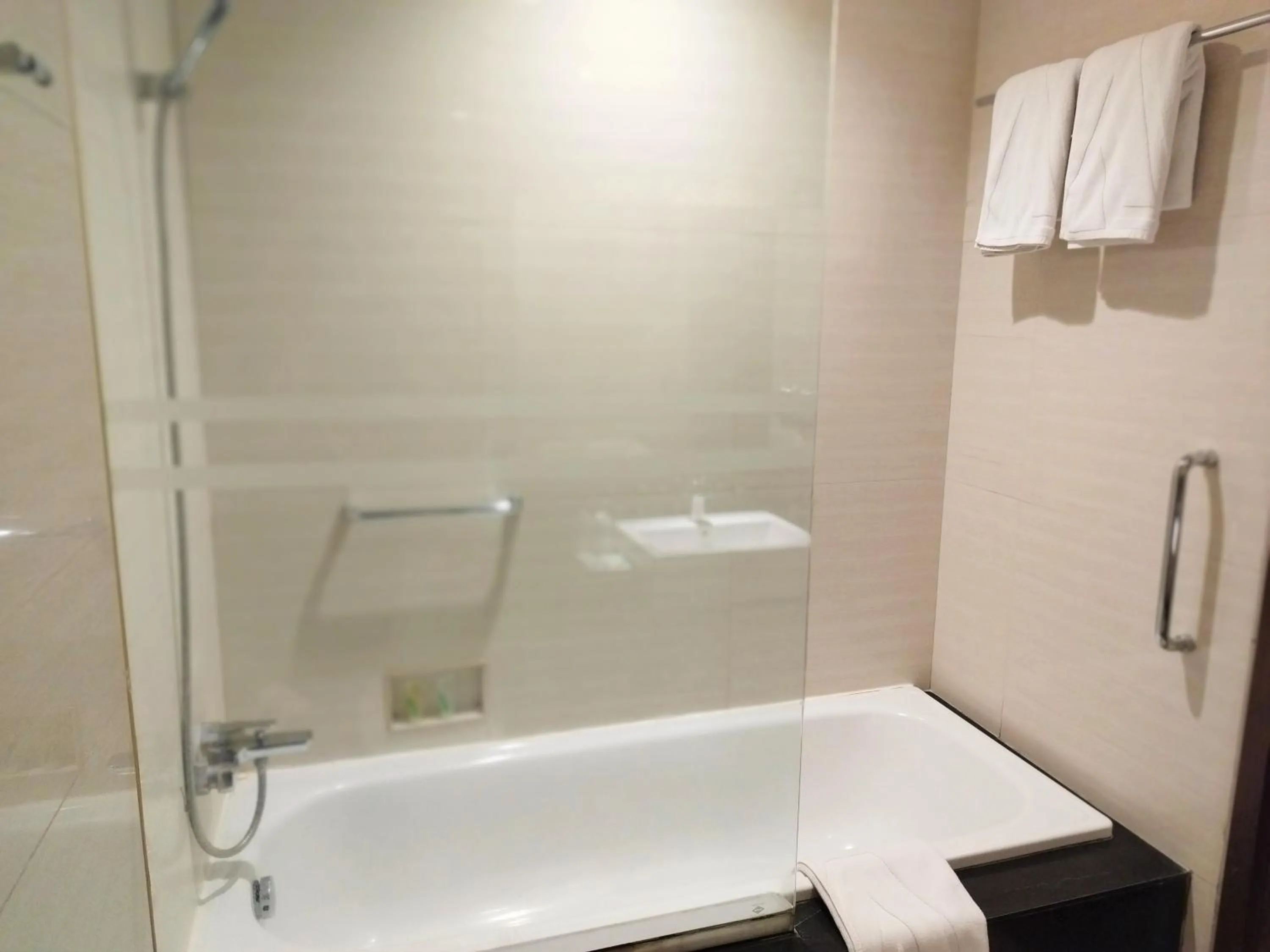 Panoramic Suite Free Airport Pick up in AONE Hotel