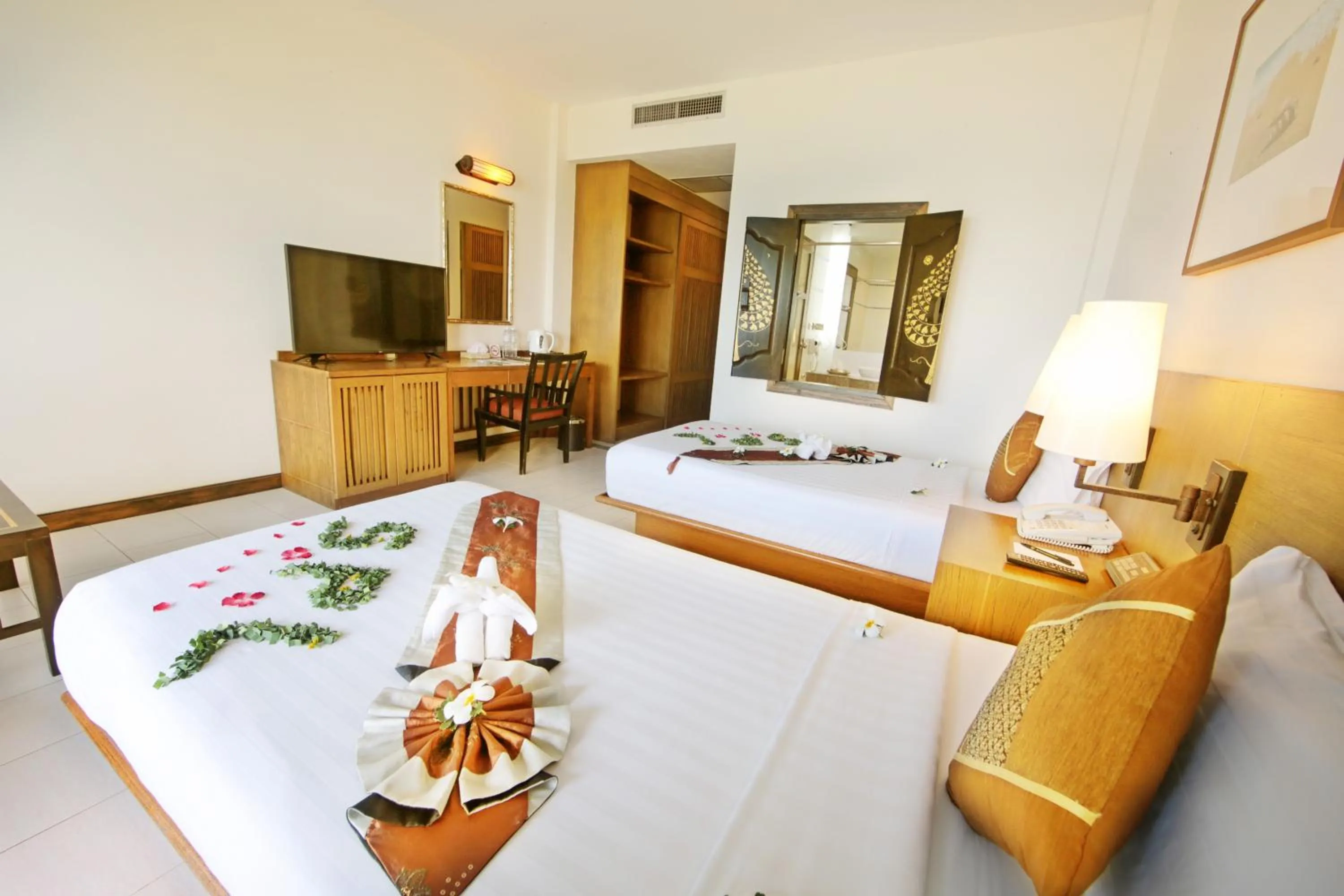 Deluxe Twin Room with Sea View in Supalai Scenic Bay Resort And Spa, SHA Extra Plus