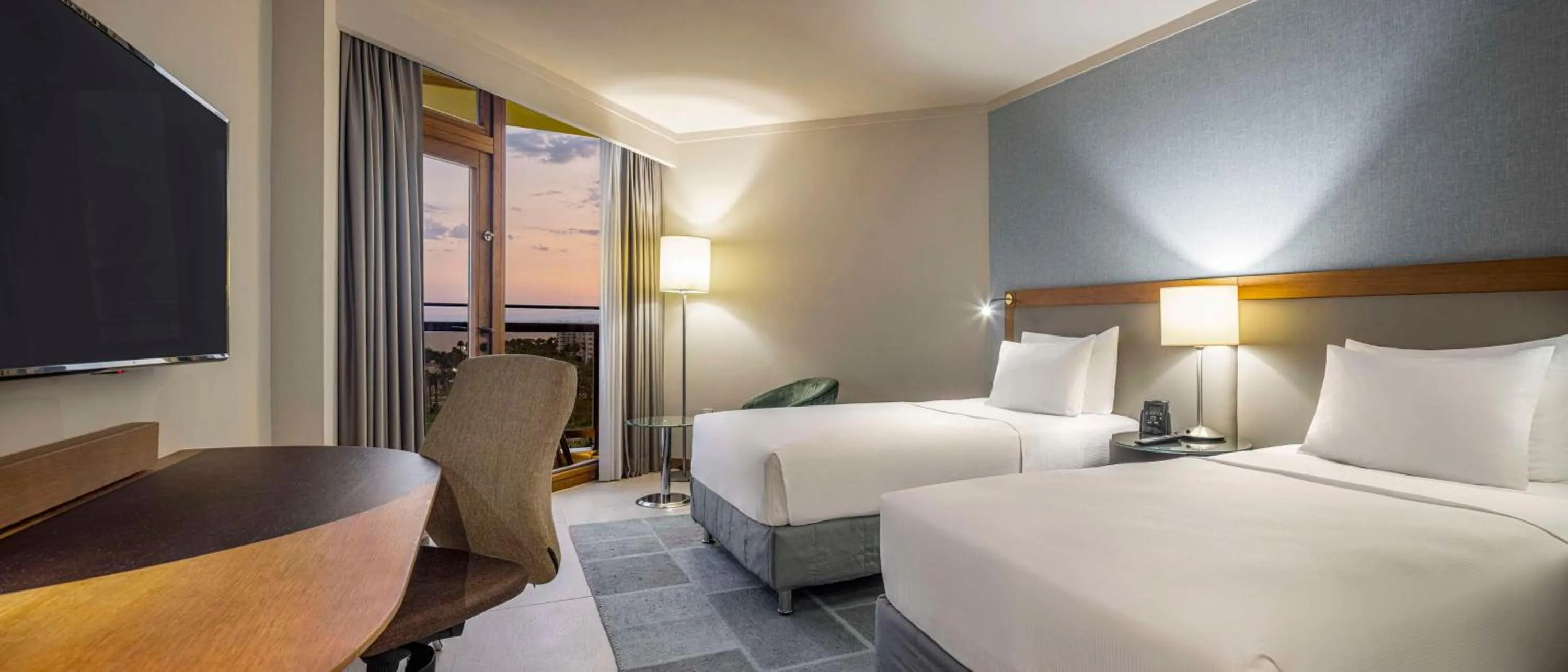 Deluxe Twin Room with Sea View in Mersin HiltonSA