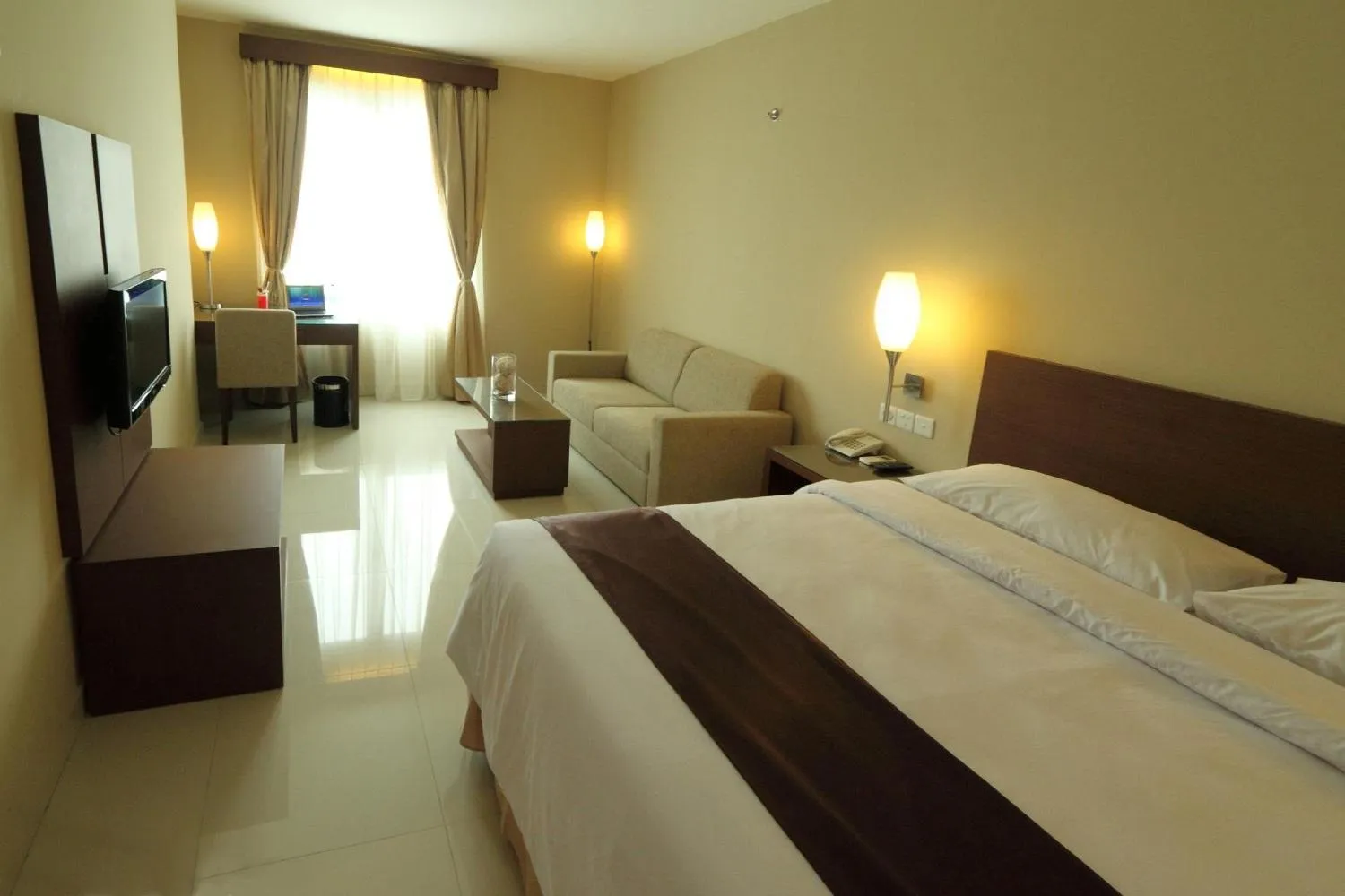 Deluxe King Room in Triniti Hotel Gajah Mada