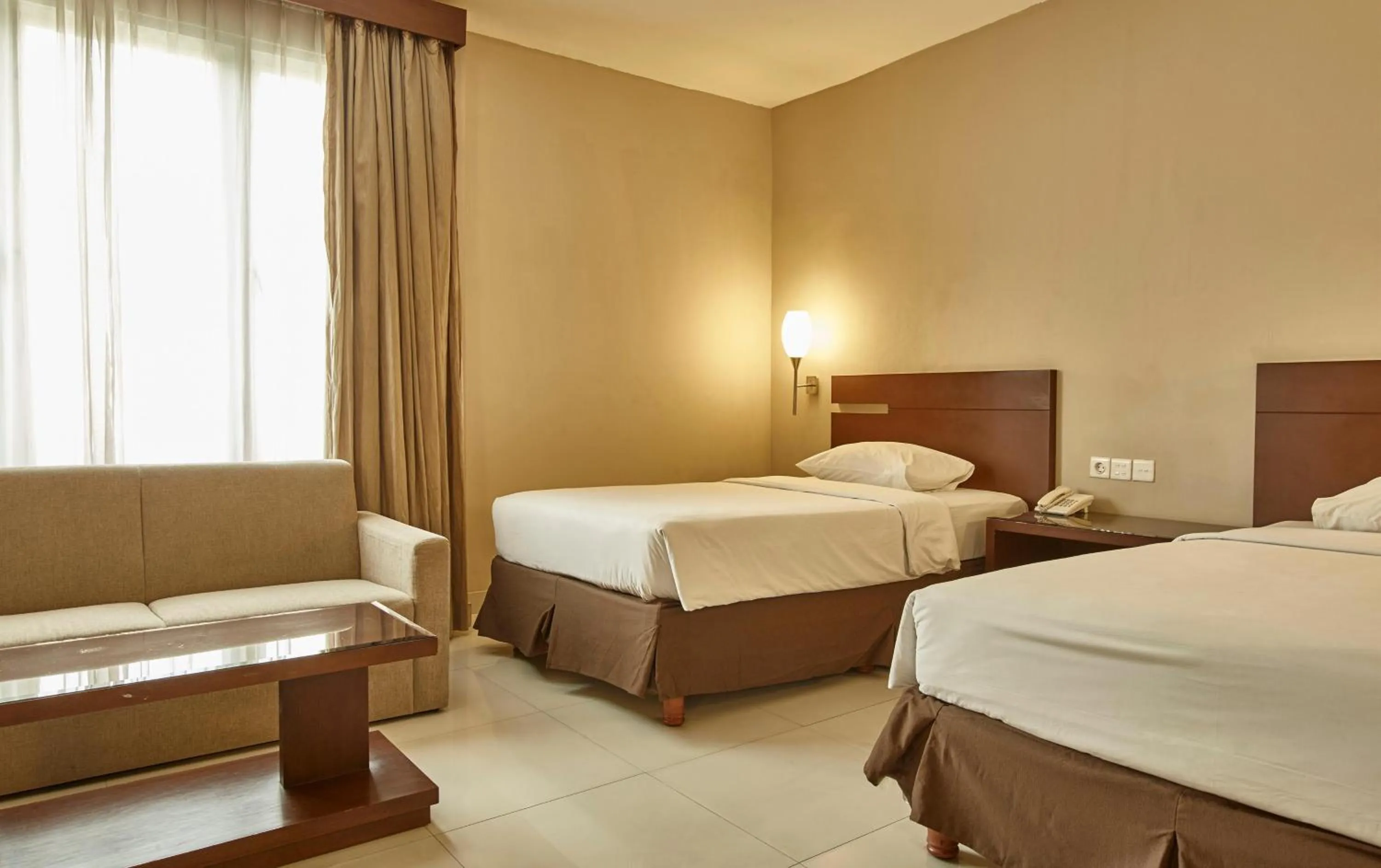 Deluxe Twin Room in Triniti Hotel Gajah Mada