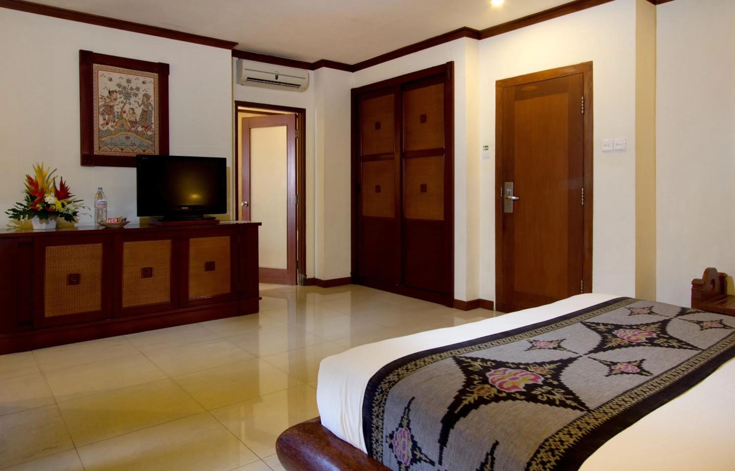 Deluxe Double Room with Sea View in Grand Balisani Suites Hotel