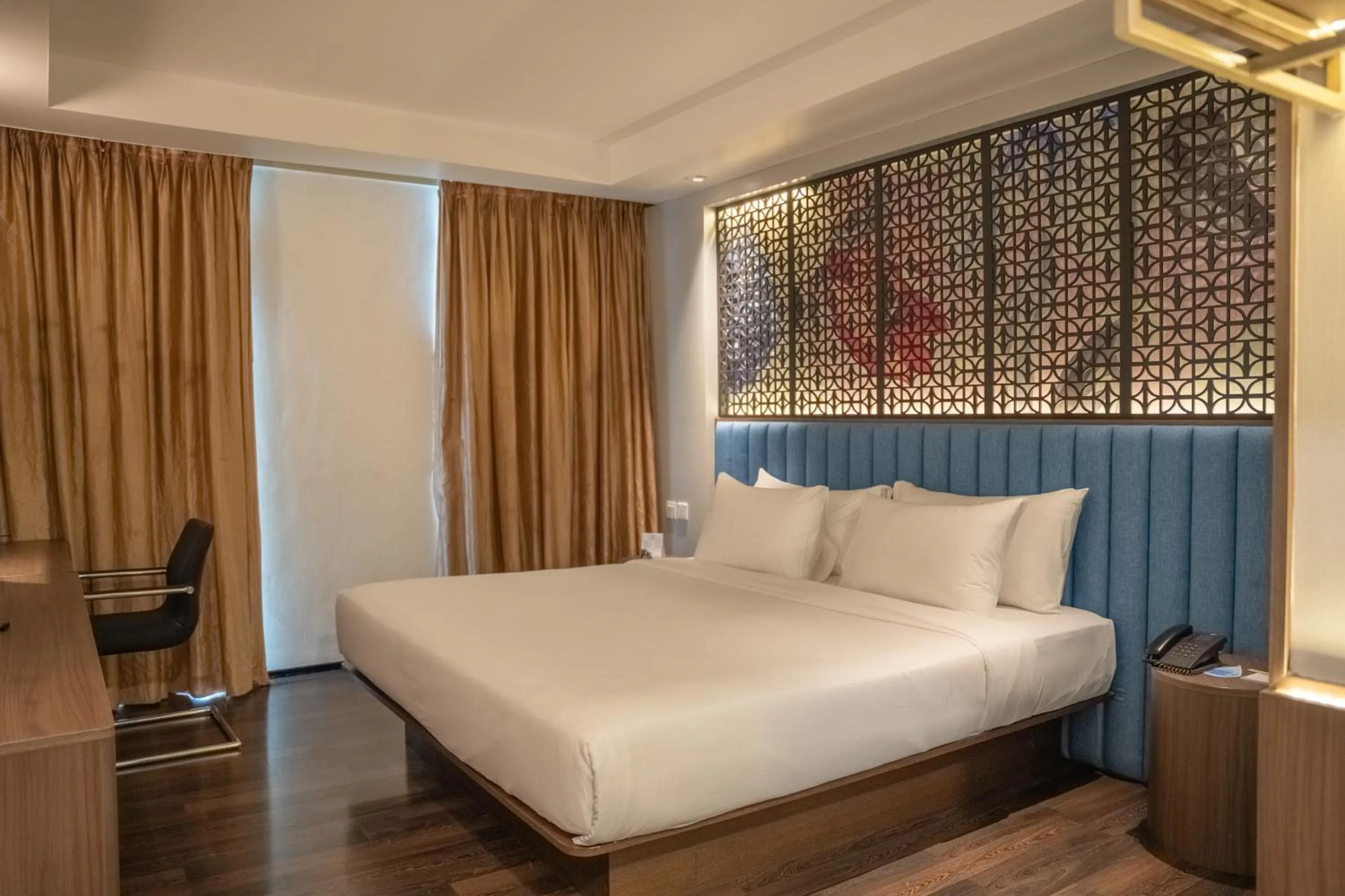 Large Double Room in Akmani Hotel Jakarta