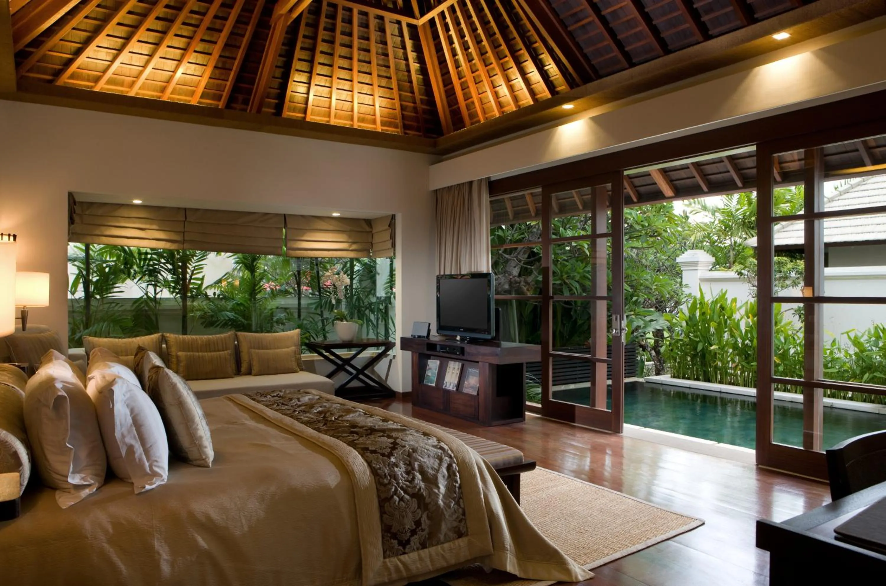 Deluxe One-Bedroom Private Pool Villa with Free Benefit in The Royal Santrian