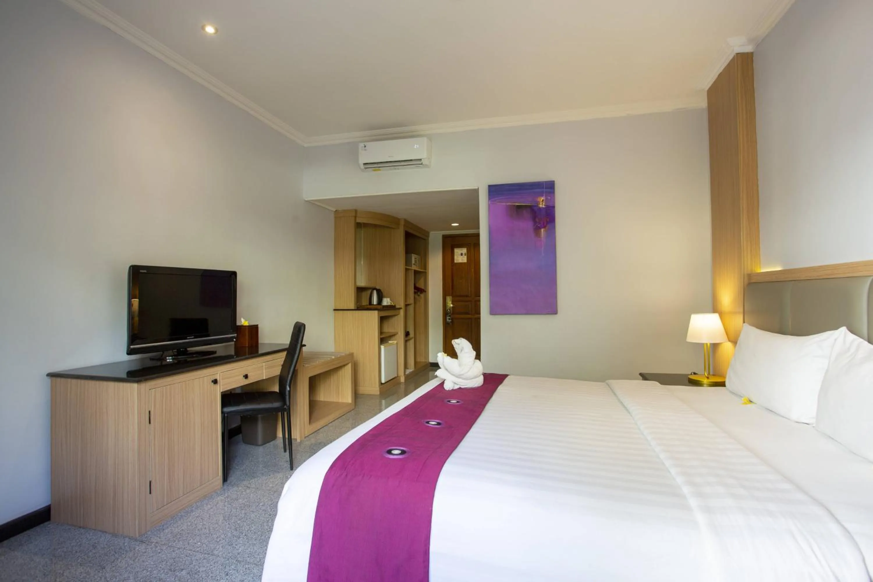 Deluxe Pool View in Famous Hotel Kuta Formerly Permata Kuta Hotel