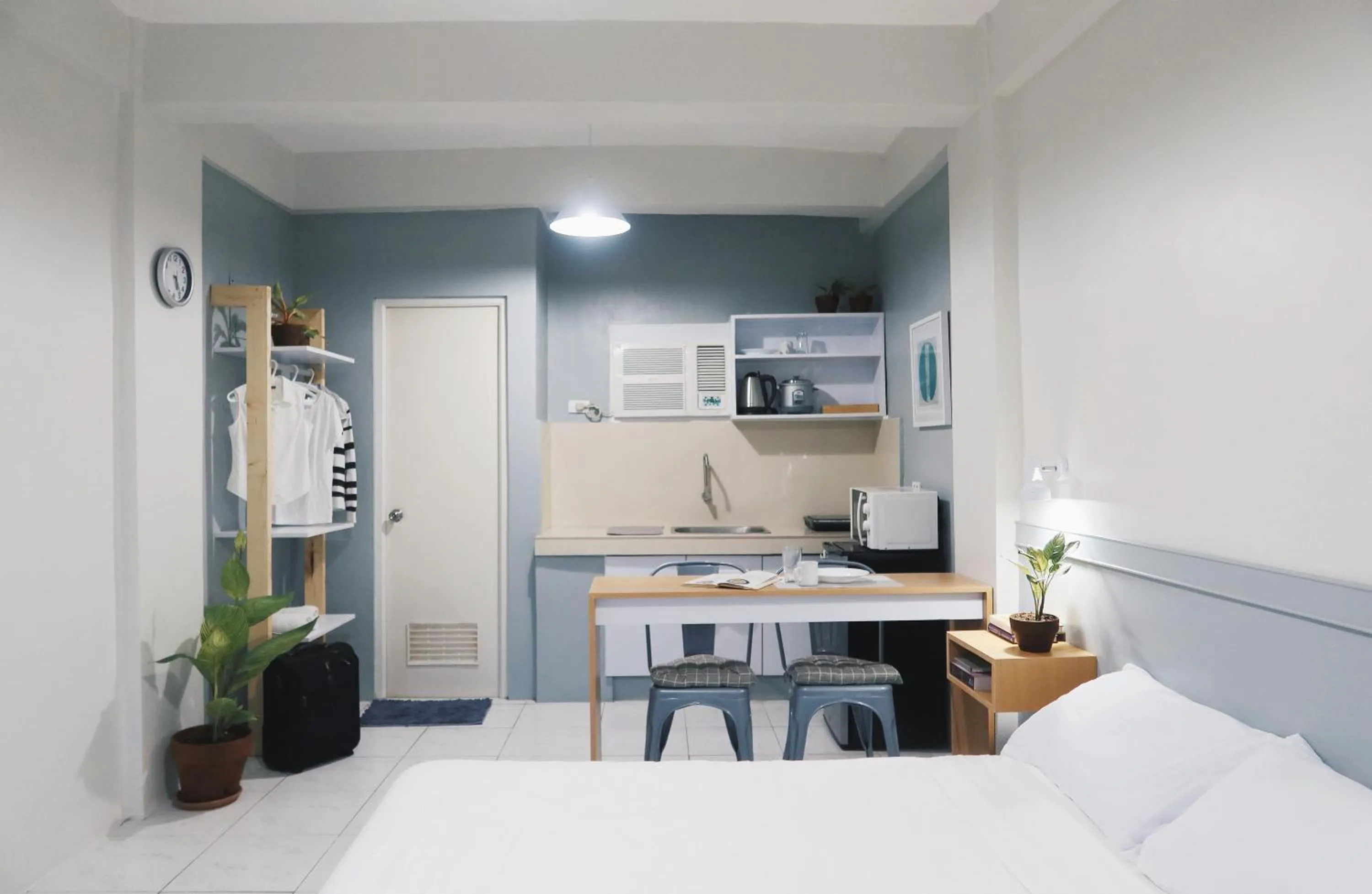 Standard Studio in Dragonfly Apartments and Transient House