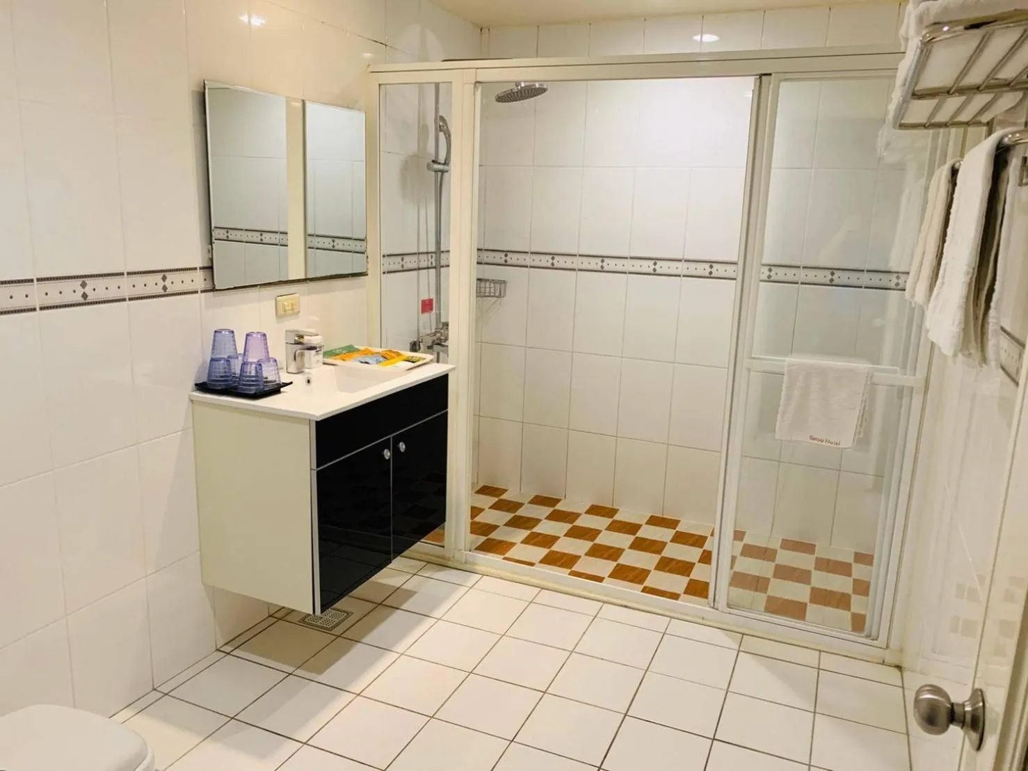 Quadruple Room with Private Bathroom in Kaishen Sinsu Hotel