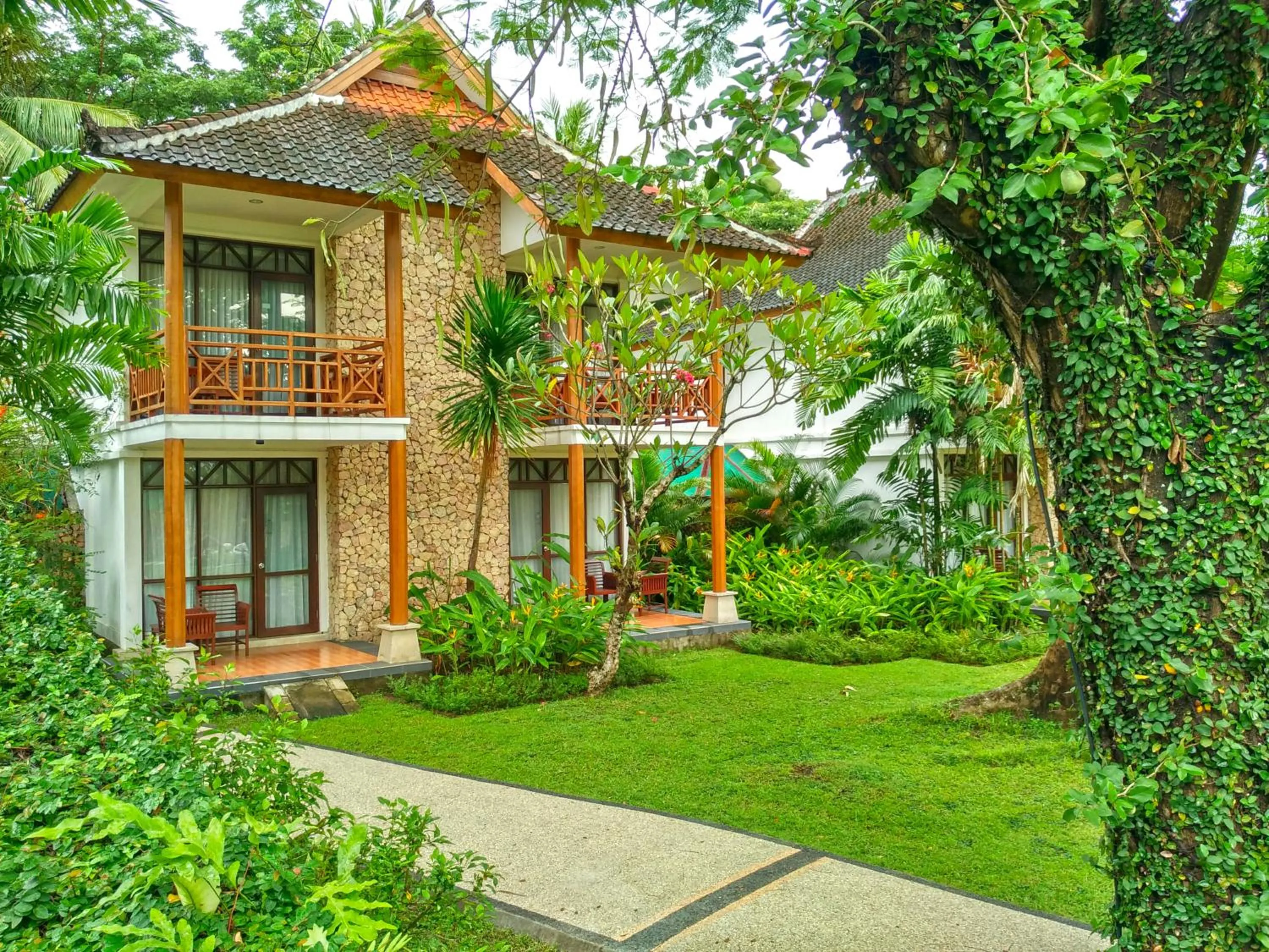 Flash Sales at Garden Chalet in Holiday Resort Lombok