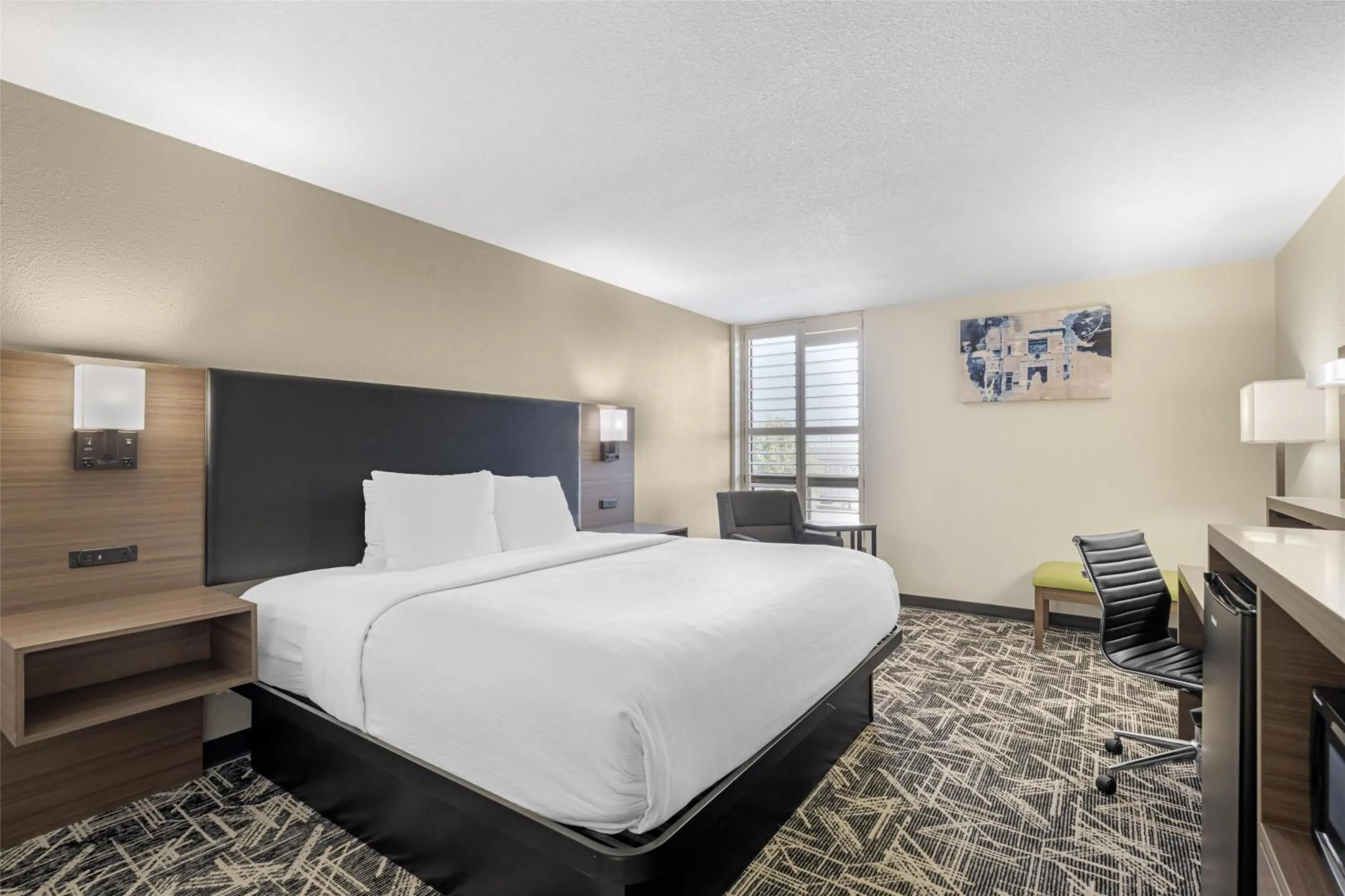 King Suite with Whirlpool - Non-Smoking in Best Western Plus York Hotel and Conference Center