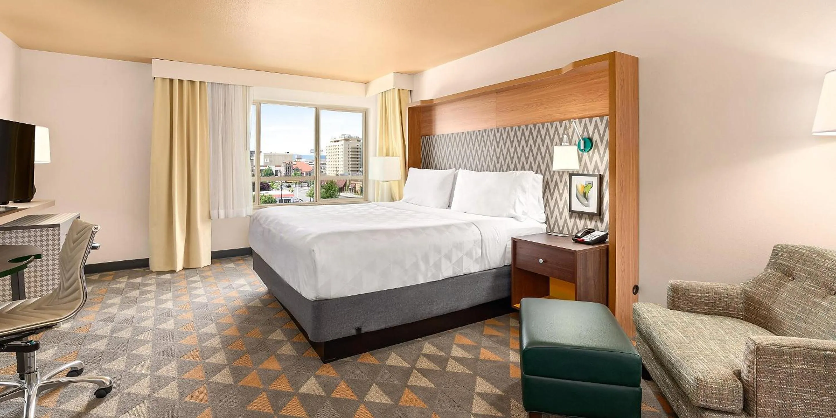 Premium King Room in Holiday Inn Yakima by IHG