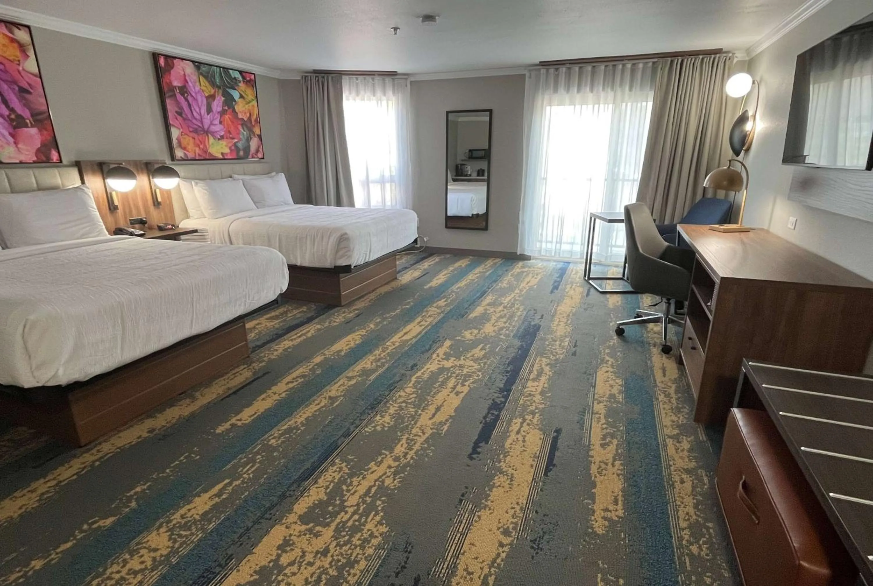 Queen Suite with Two Queen Beds - Non-Smoking in La Quinta Inn & Suites by Wyndham Yakima Downtown