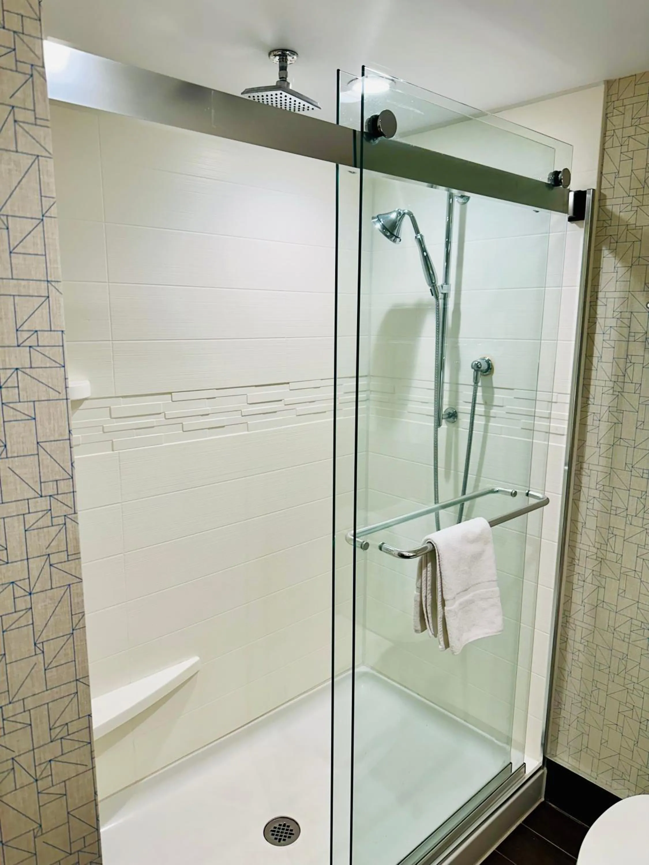 Standard Room in Holiday Inn Express Hotel & Suites Milton by IHG