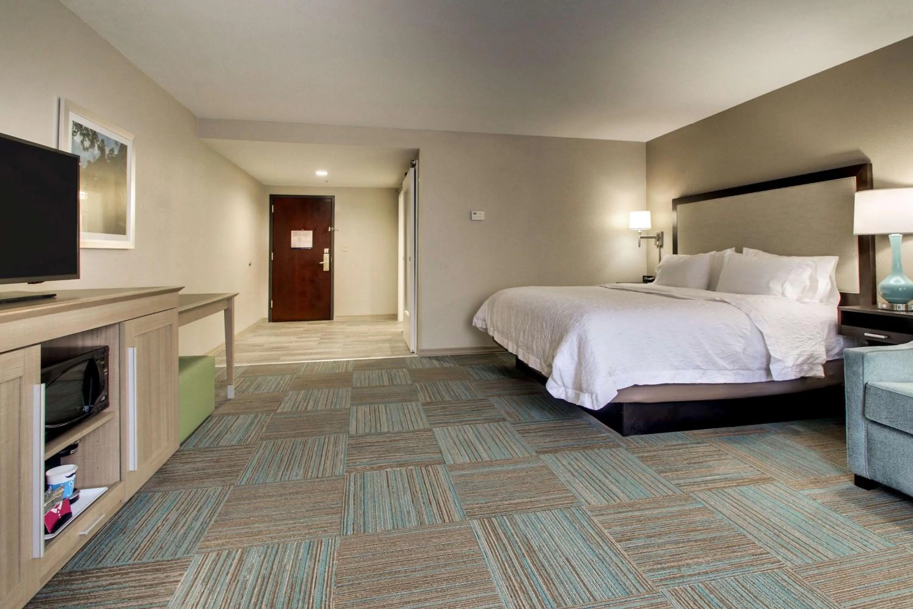 King Room with Sofa Bed - Non-Smoking in Hampton Inn Yemassee/Point South, Sc