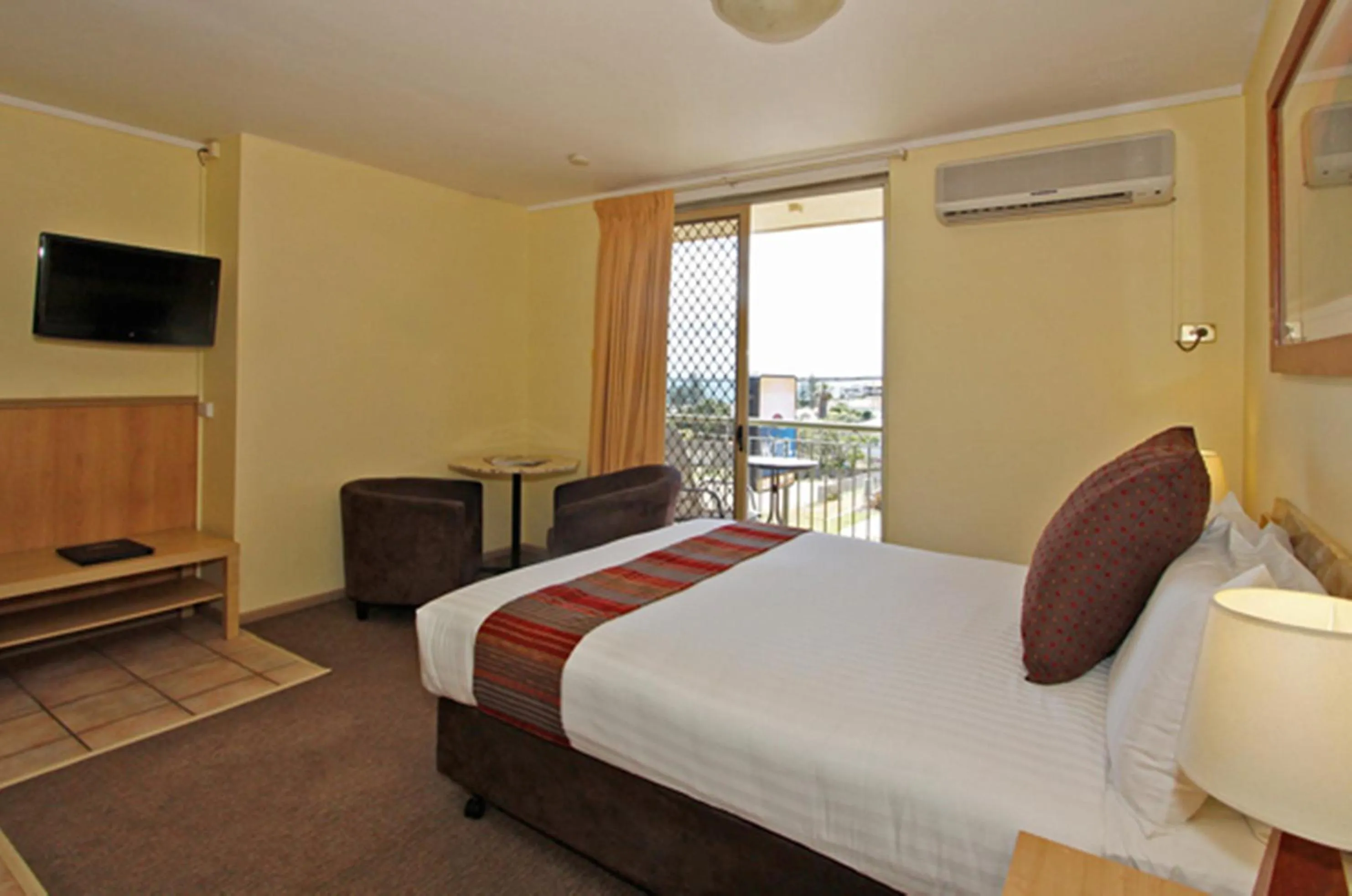 Terrace/Balcony Room in Ocean View Motel