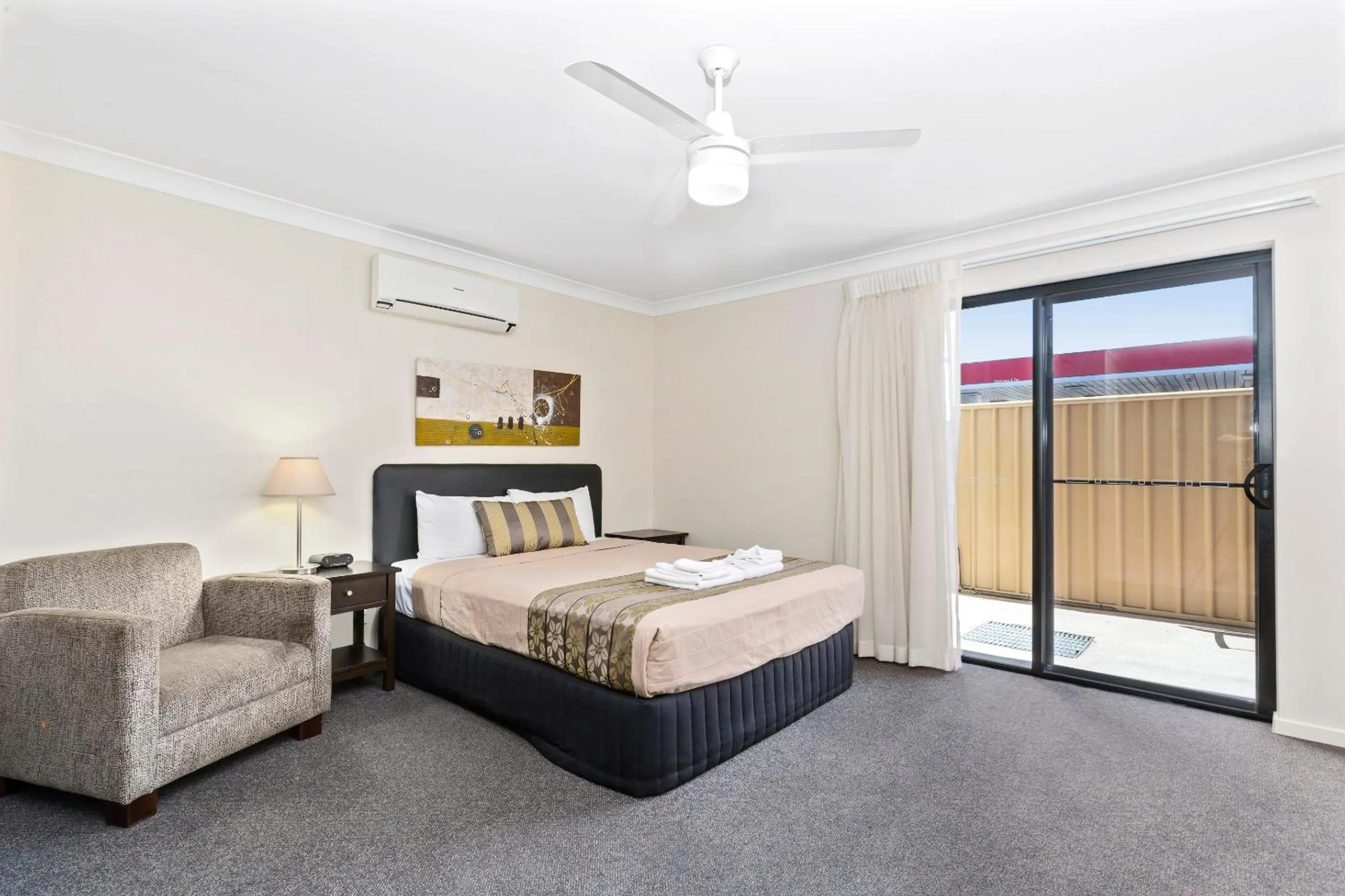 Executive Queen Room - Disability Access in Discovery Parks - Blackwater