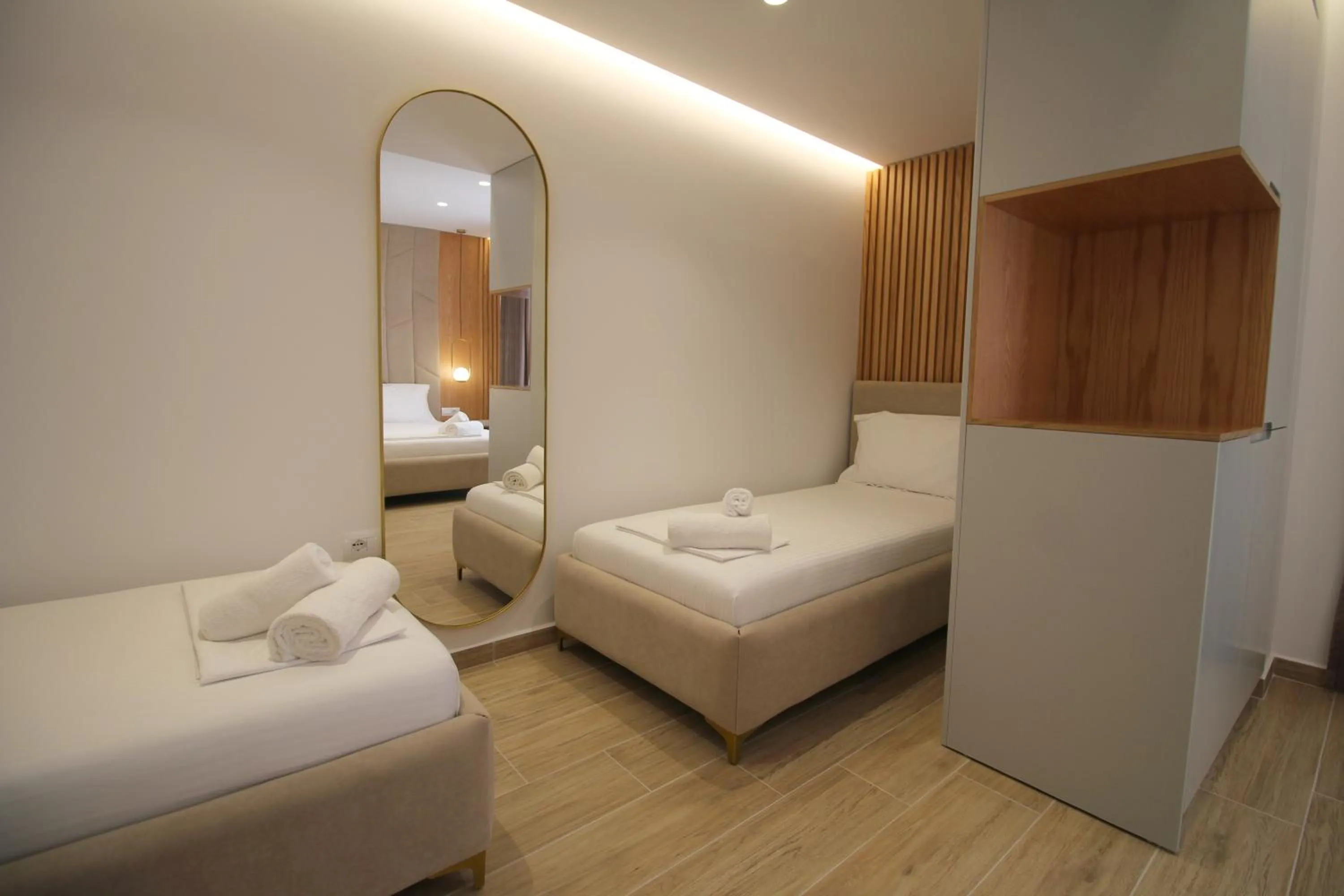 Deluxe Quadruple Room in Julia Hotel