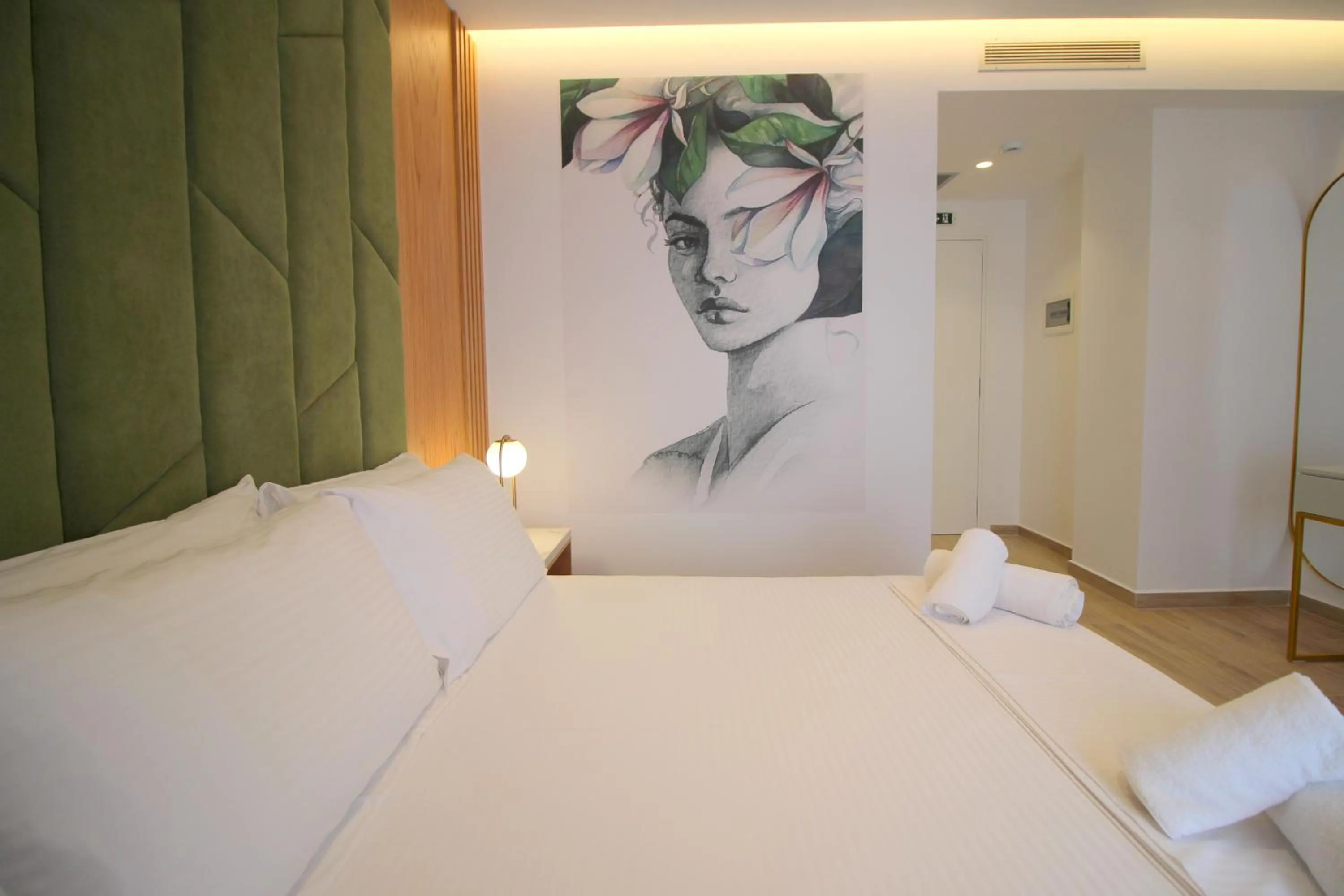 Deluxe Double Room with Balcony and Sea View in Julia Hotel