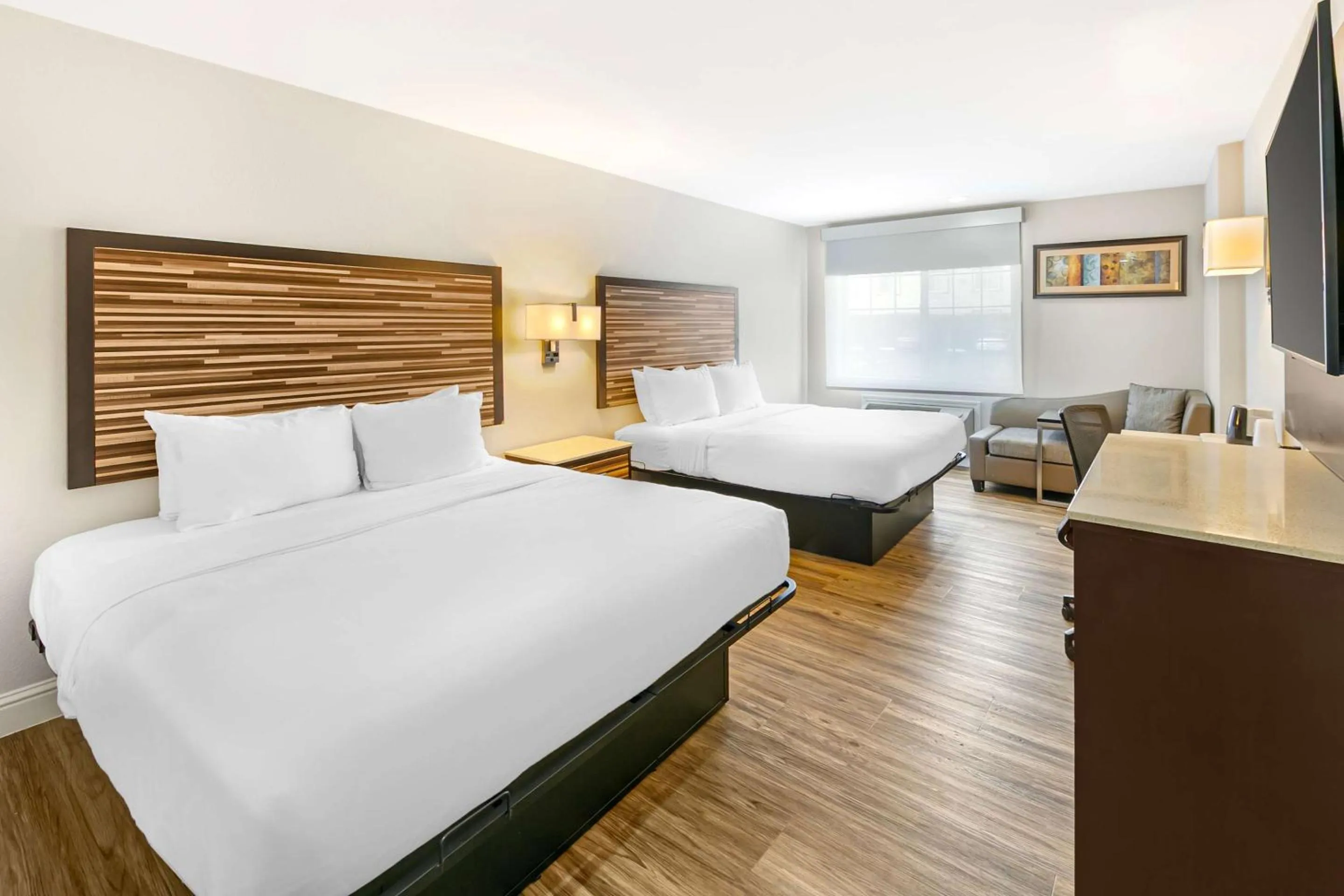 Queen Room with Two Queen Beds - Non-Smoking in Quality Inn & Suites Sacramento Downtown Area