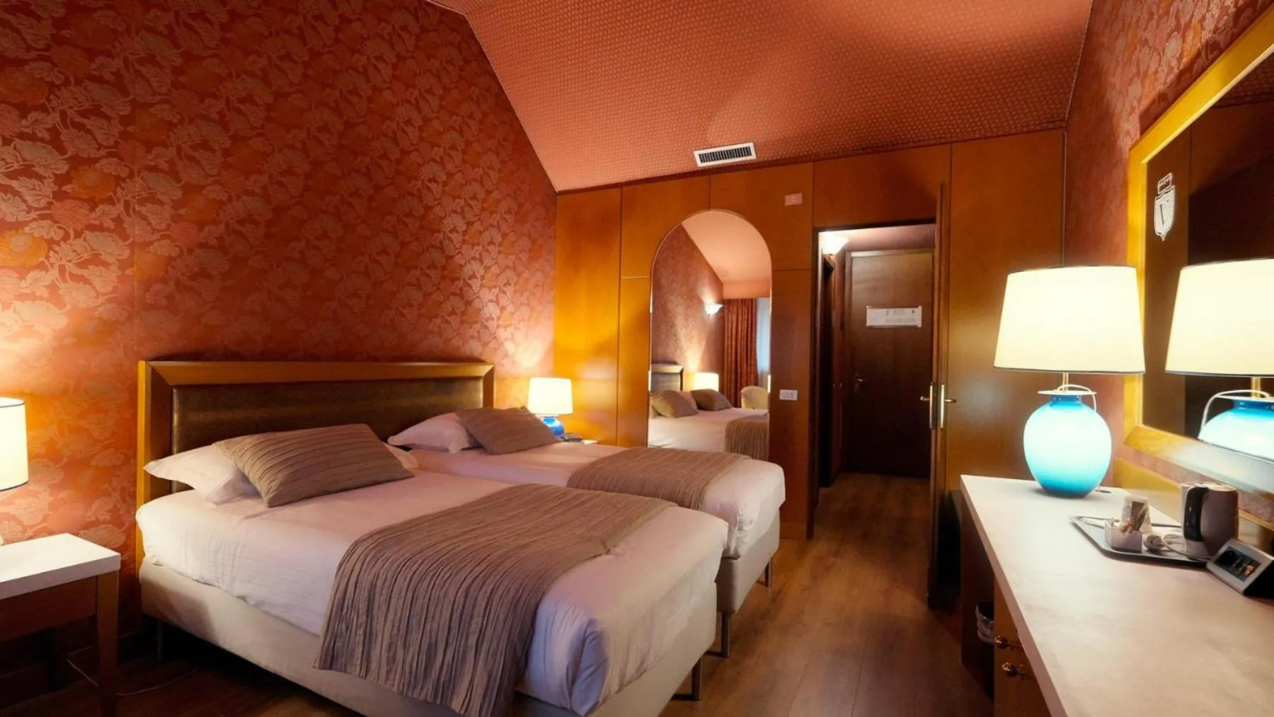 Economy Twin Room in Hotel Motel Visconteo