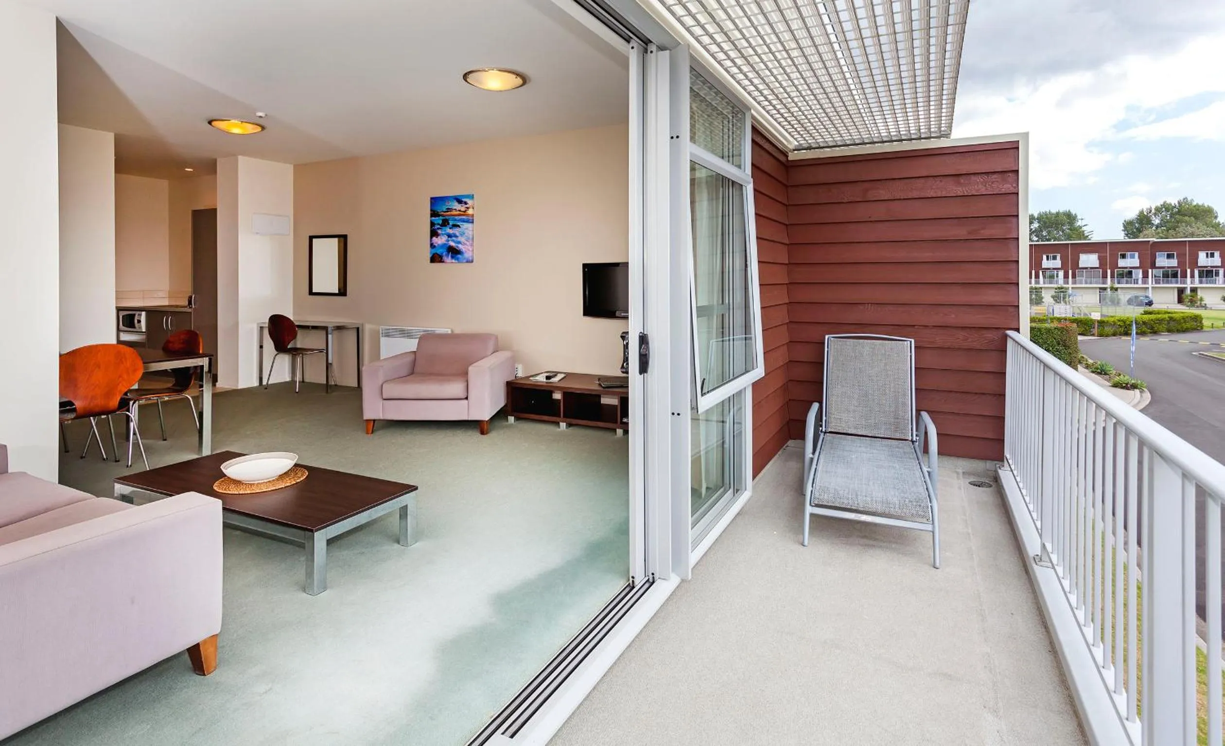 One-Bedroom Apartment with Balcony in Beachside Resort Motel Whitianga