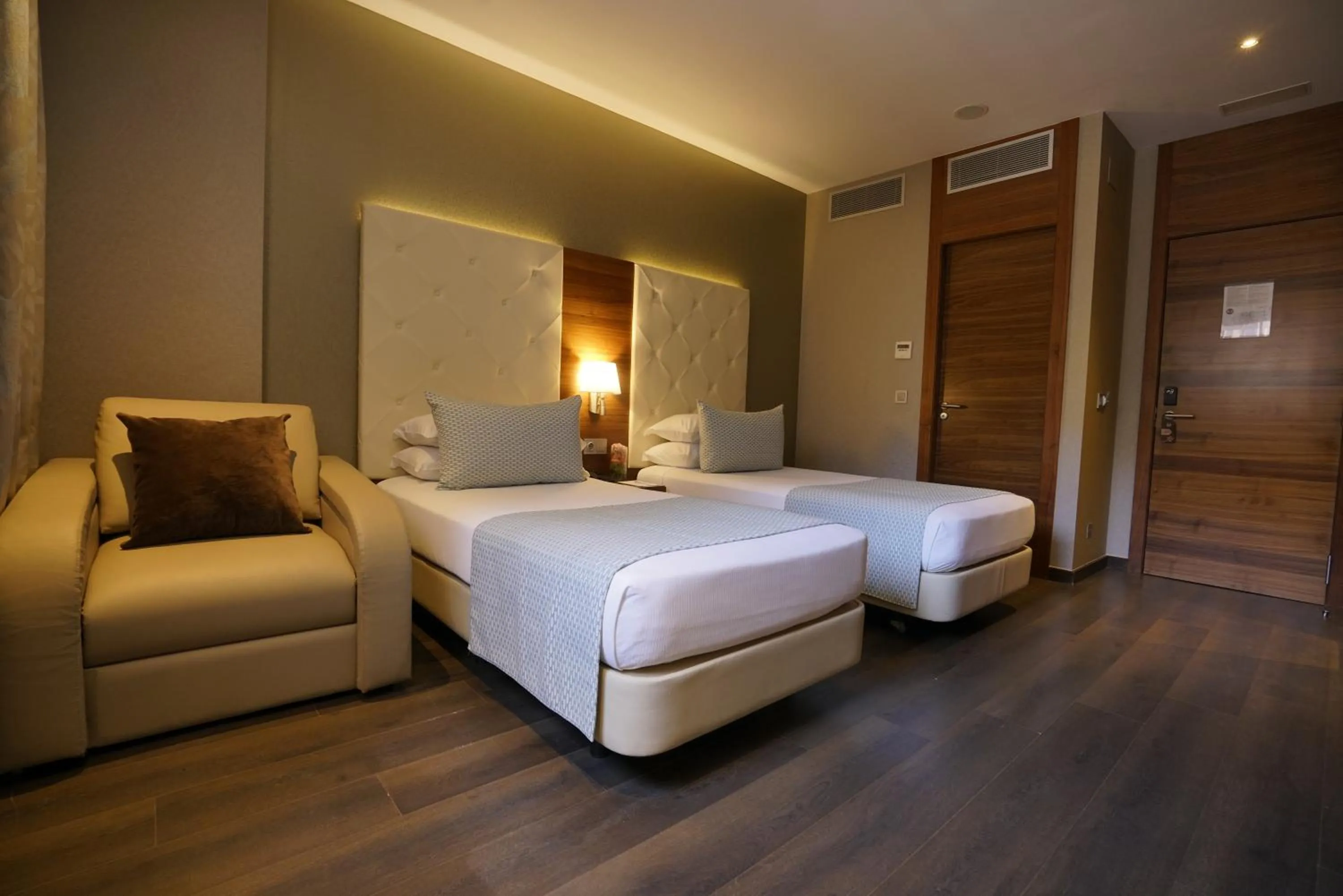 Deluxe Double or Twin Room with City View - single occupancy in AZ Hôtels Kouba