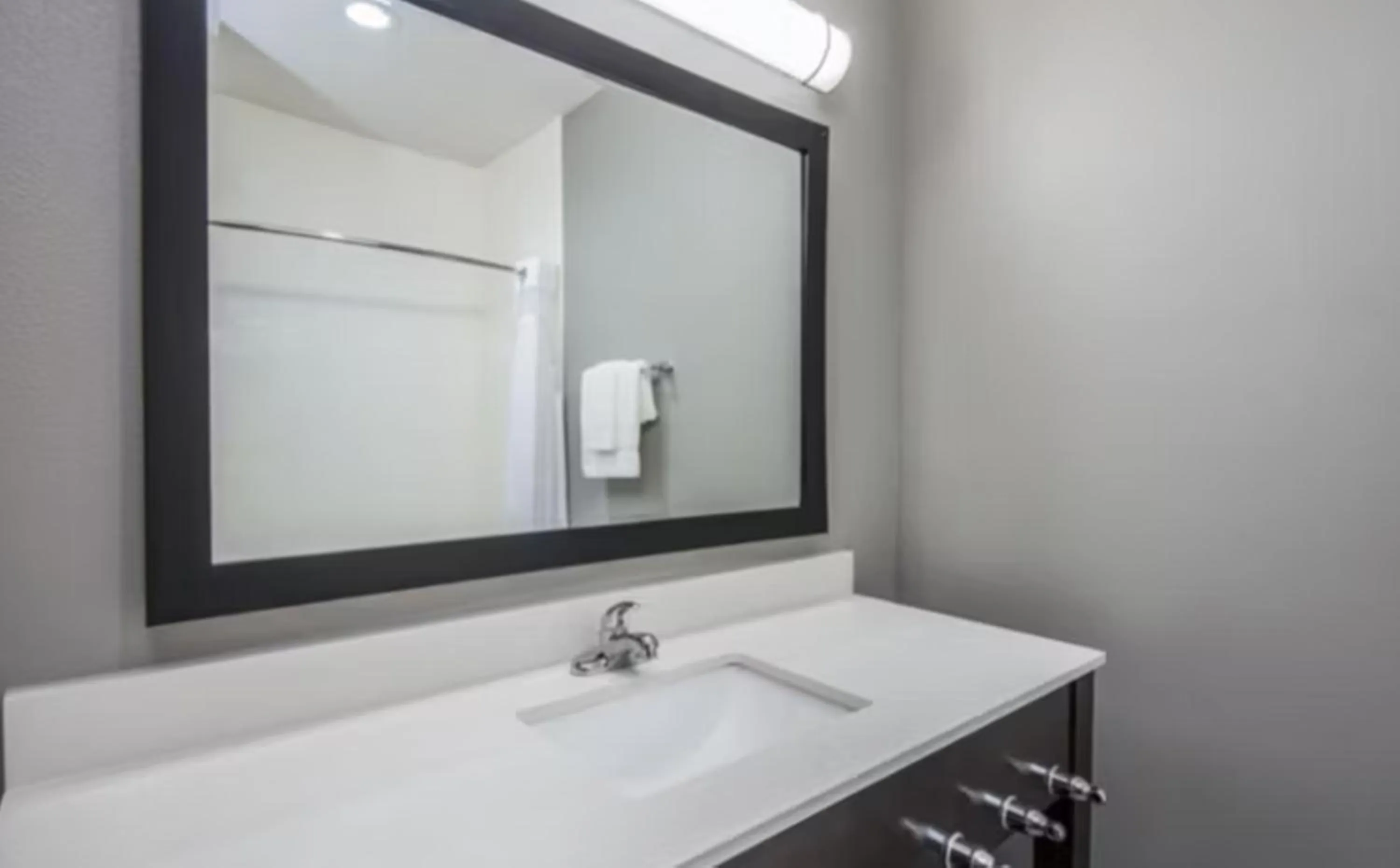 Standard Room with Two Queen Beds in Holiday Inn Express & Suites Stillwater - University Area by IHG