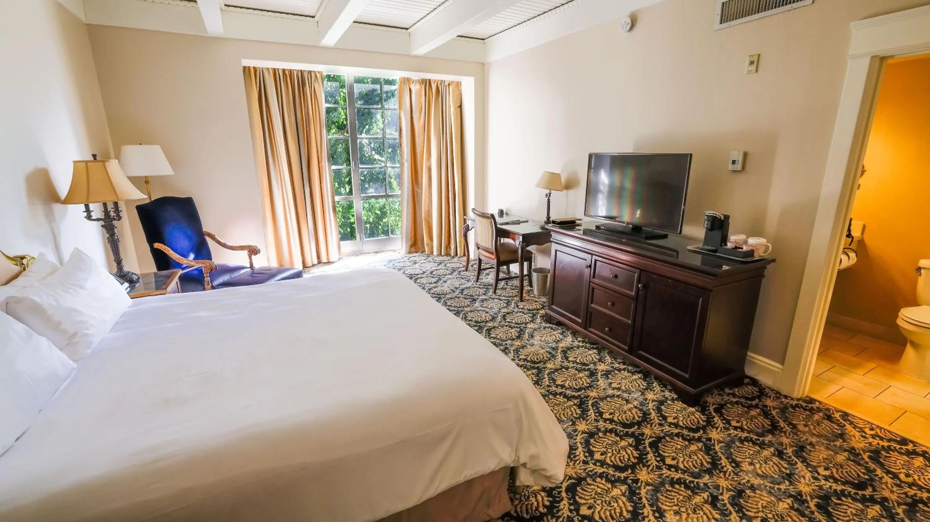 Deluxe King Room in The Mission Inn Hotel and Spa