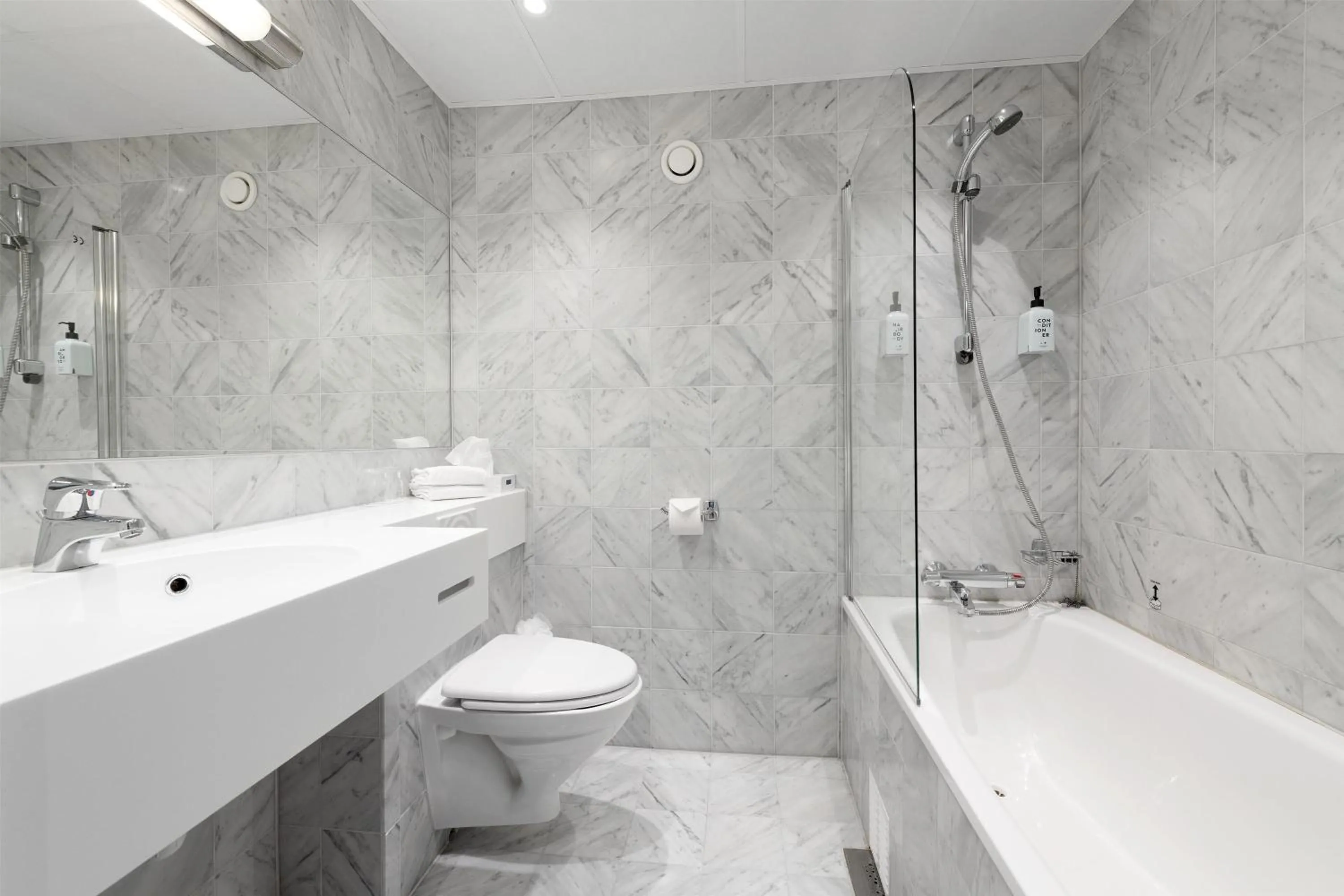 Economy Twin Room in Scandic Parken