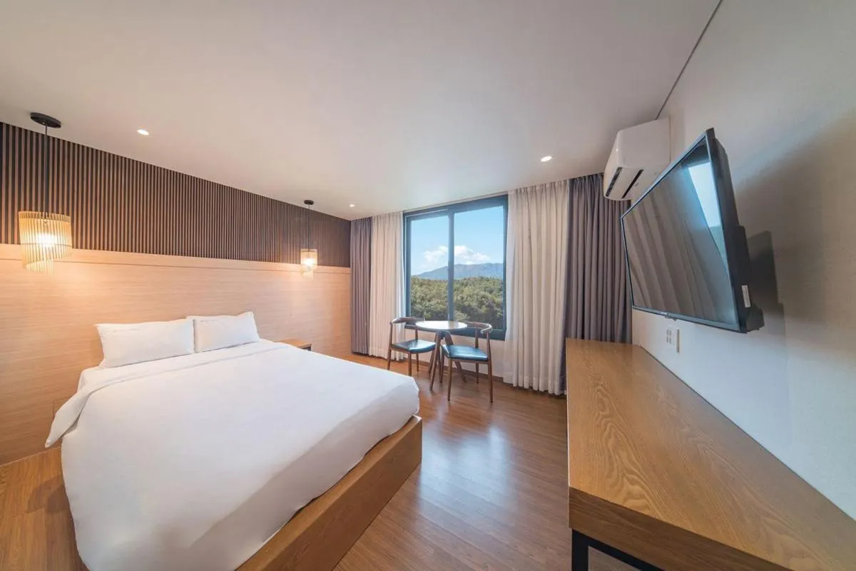 [Highball 2 glasses + Free snack]Standard Double Room with Mountain View in Two Y Hotel