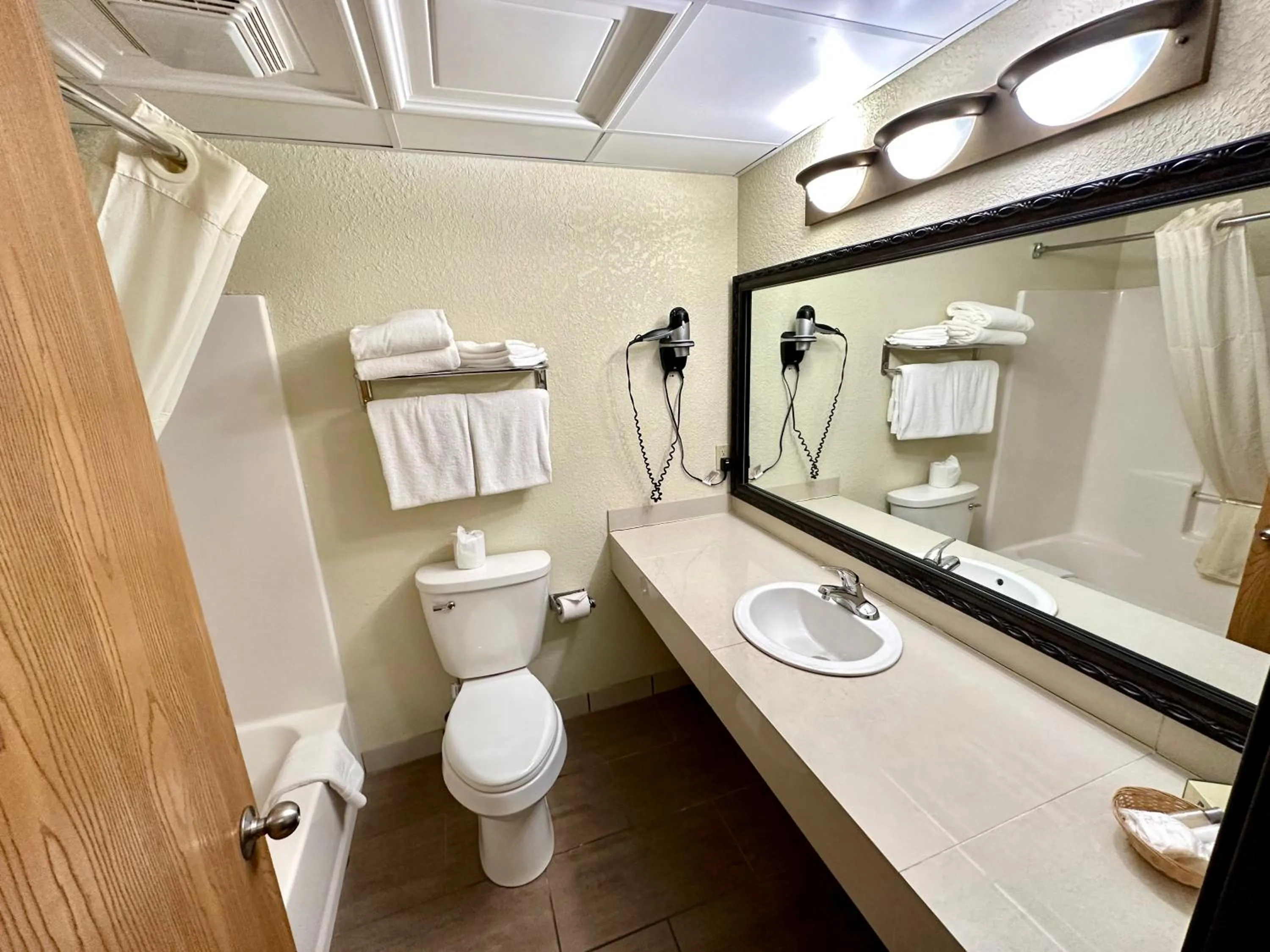 King Room in Mackinaw Beach and Bay Inn & Suites