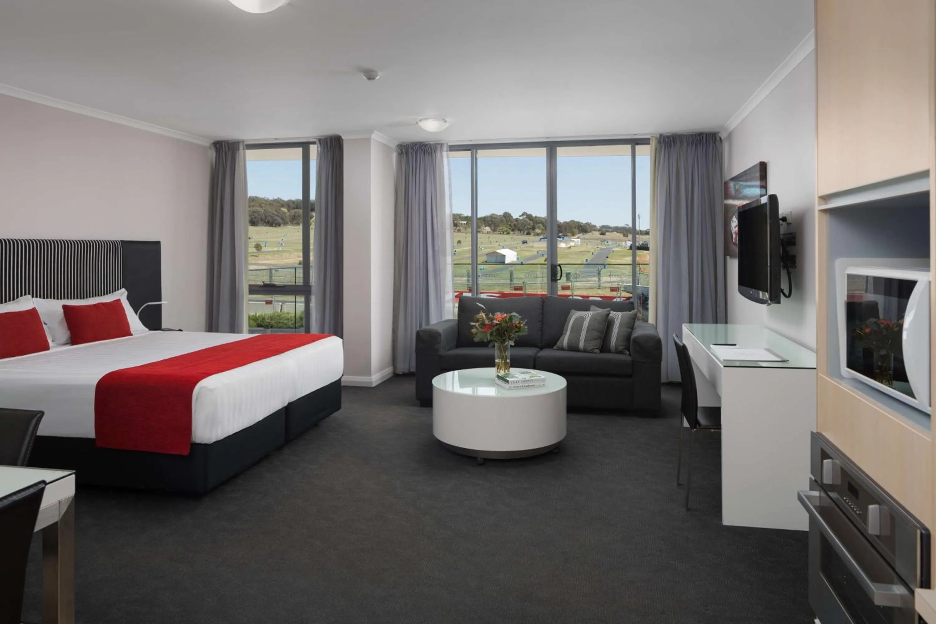 Accessible Studio Room in Rydges Mount Panorama Bathurst