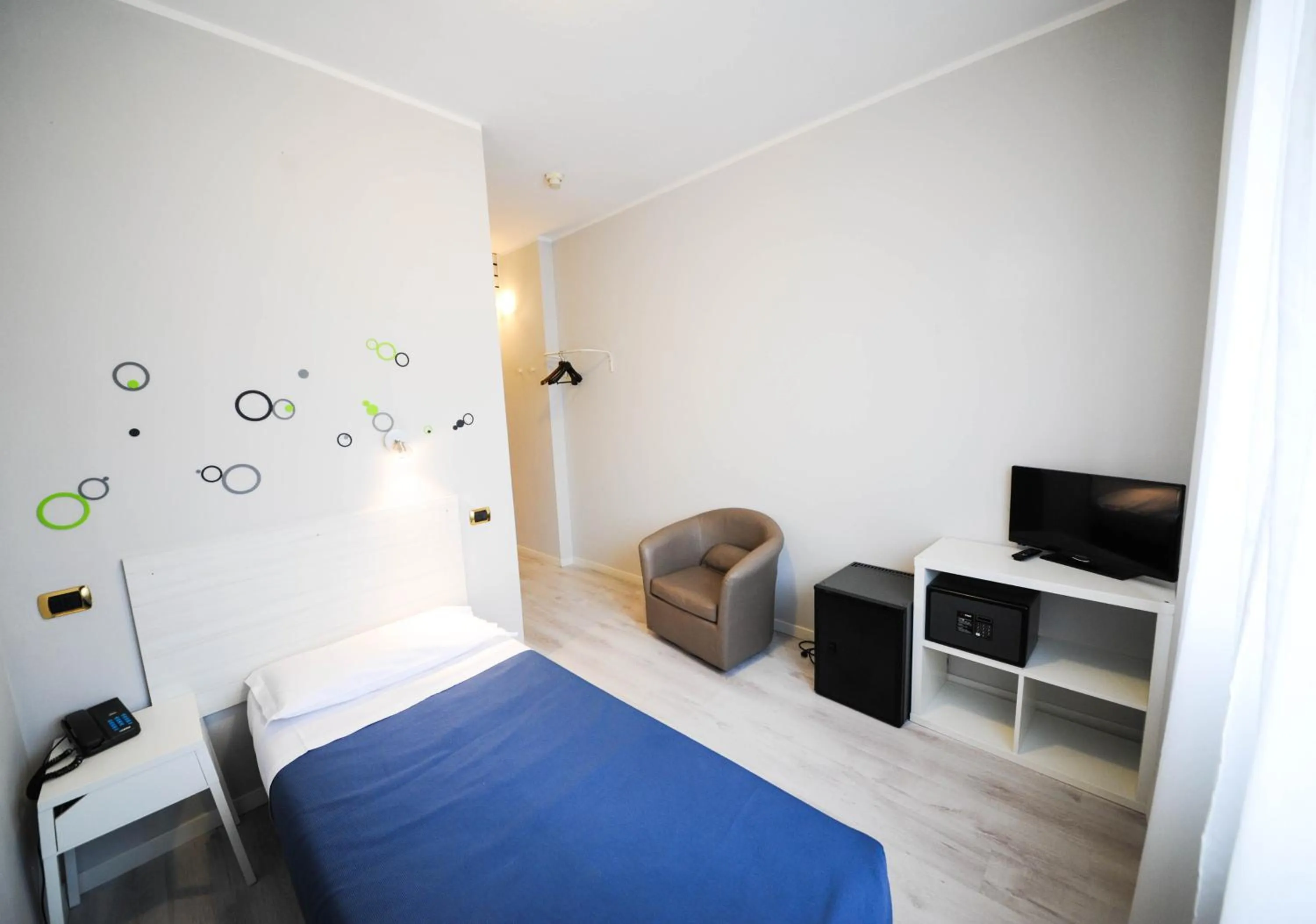 Economy Single Room in Hotel Brianza