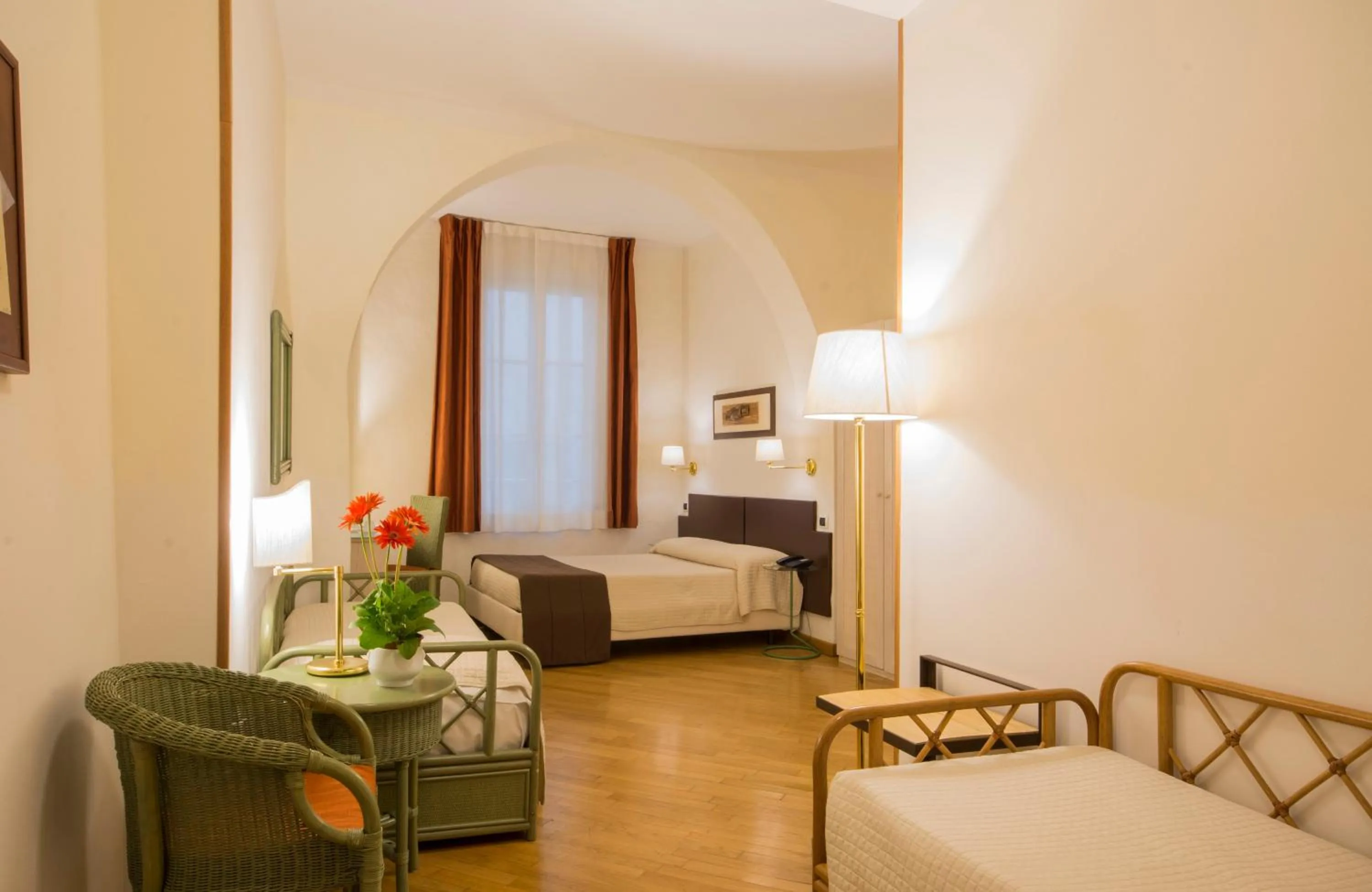 Standard Quadruple Room in Piazza Paradiso Accommodation