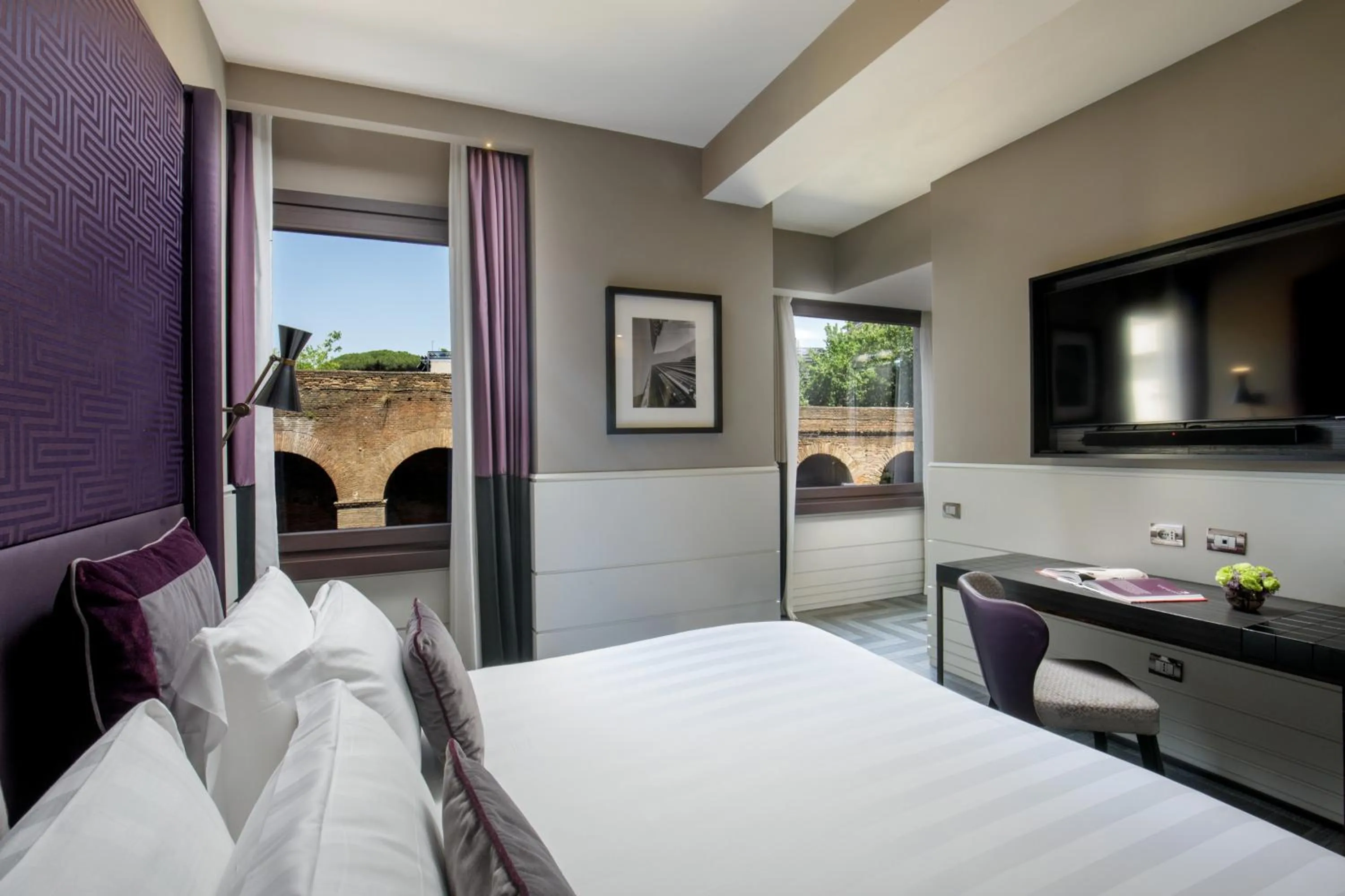 King Room in The Tribune, part of JdV by Hyatt