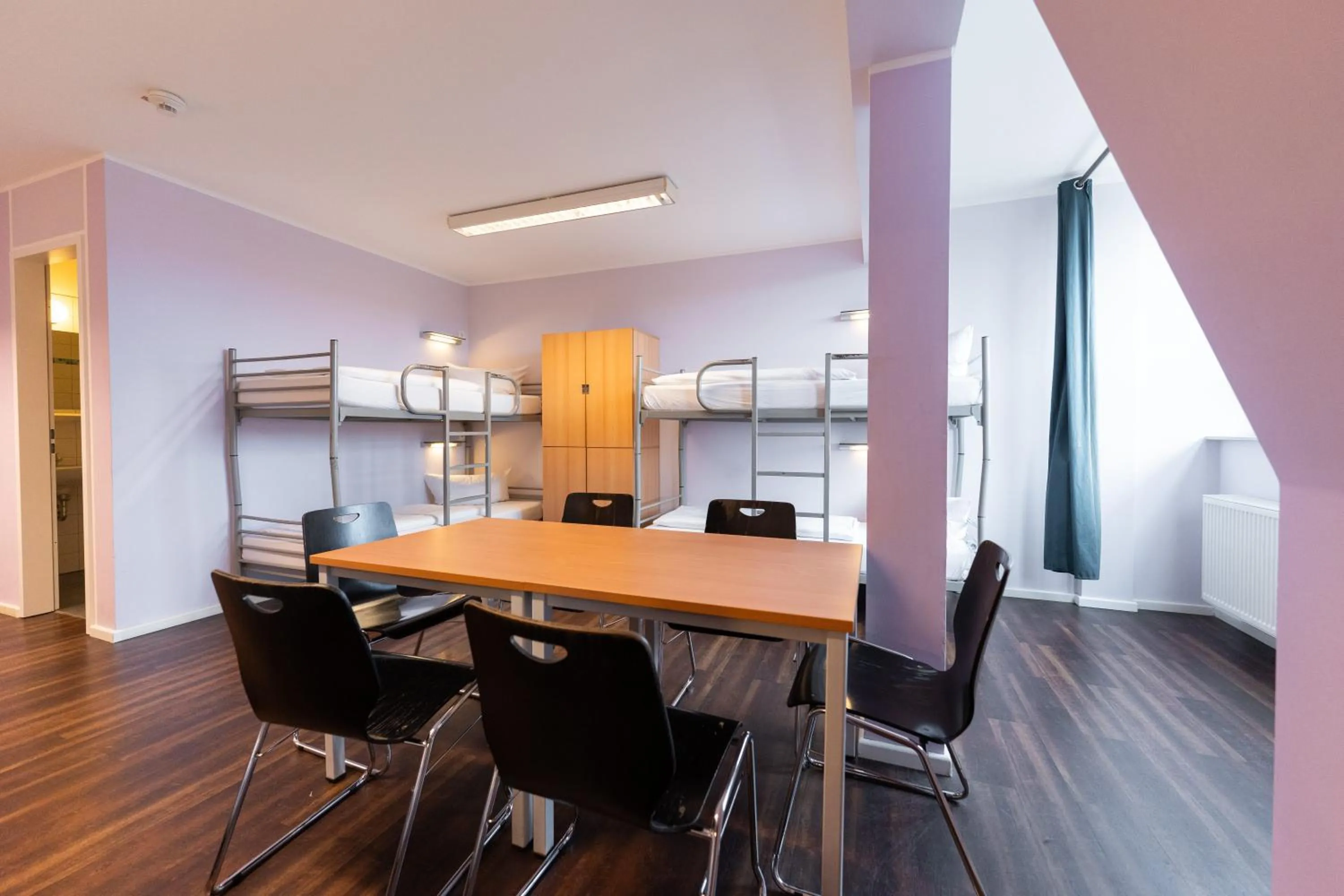 Quadruple Room in Industriepalast Berlin