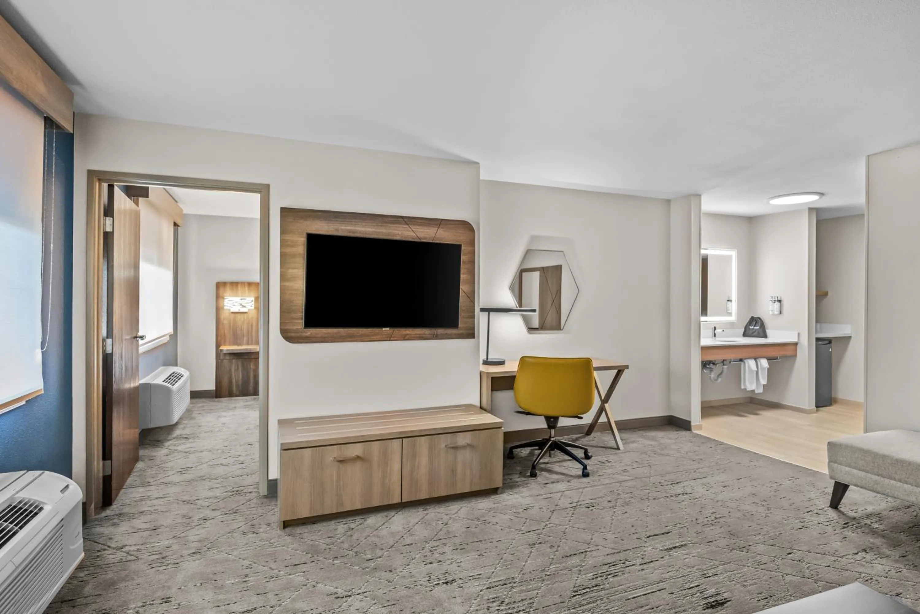 One-Bedroom King Suite with Sofa Bed in Holiday Inn Express Monticello by IHG