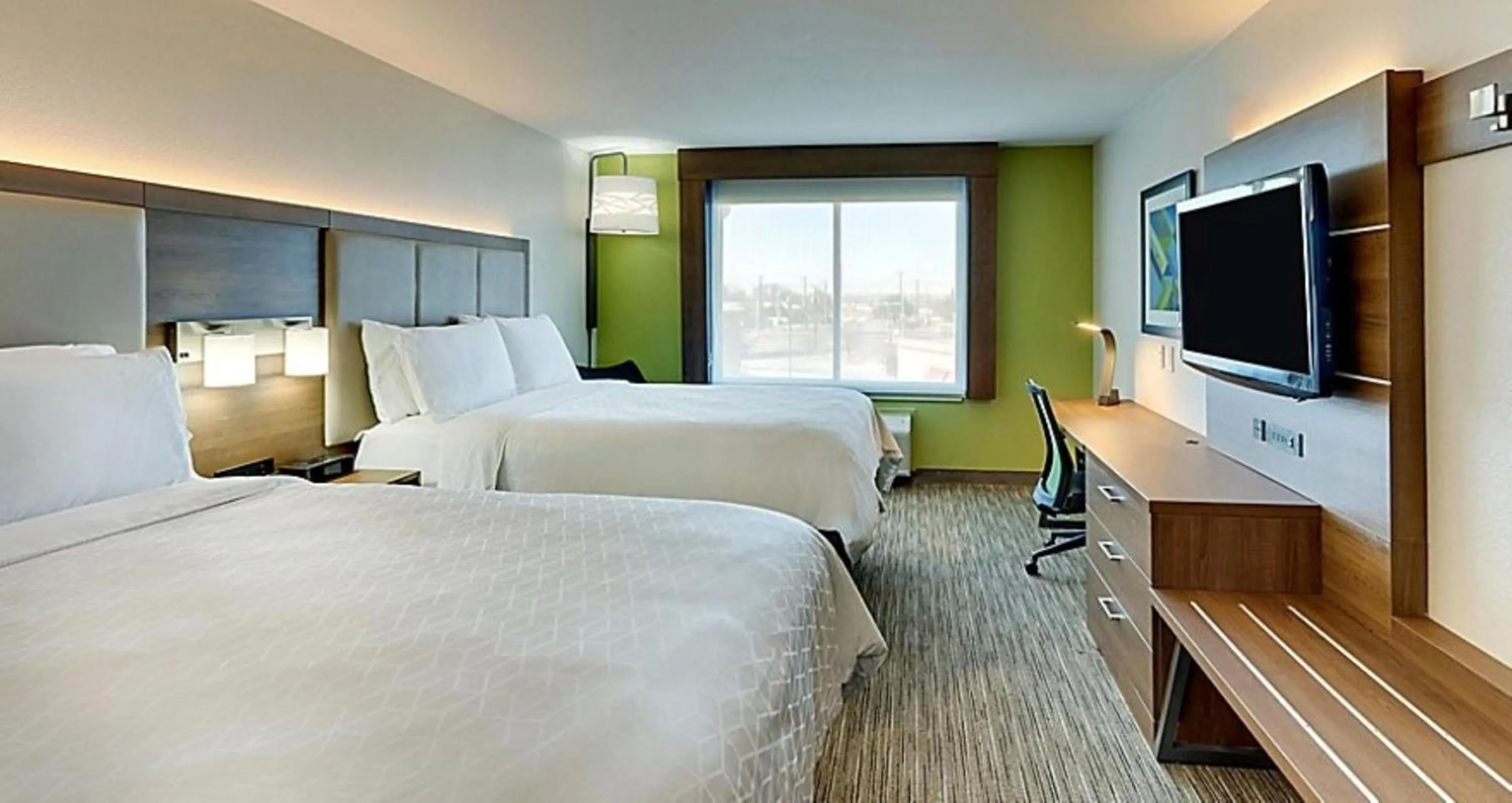 Standard Queen Room with Sofa Bed in Holiday Inn Express Hotel & Suites Mankato East by IHG
