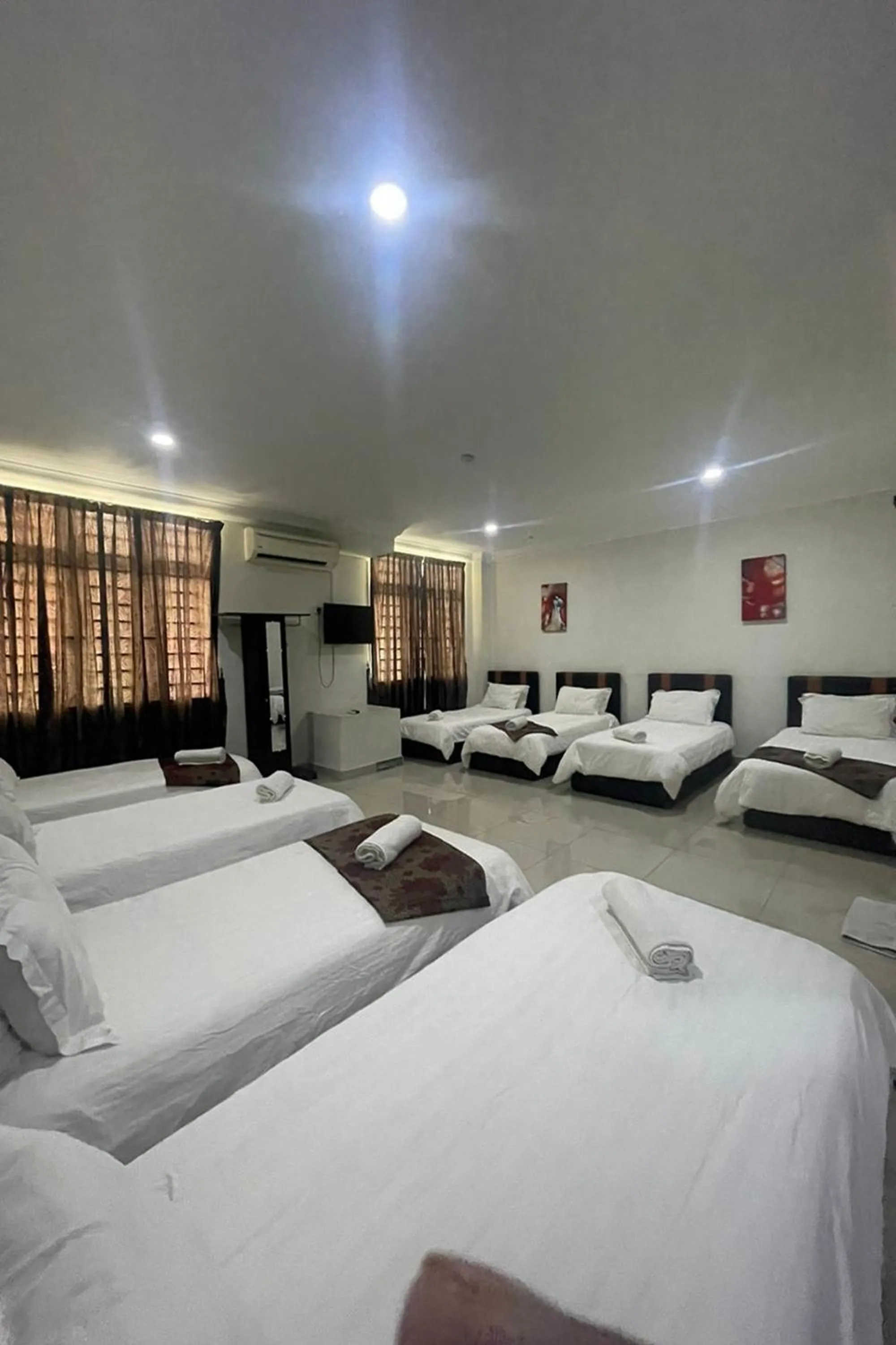 4-Bed Mixed Dormitory Room in Hotel Mutiara KGMMB, Melaka