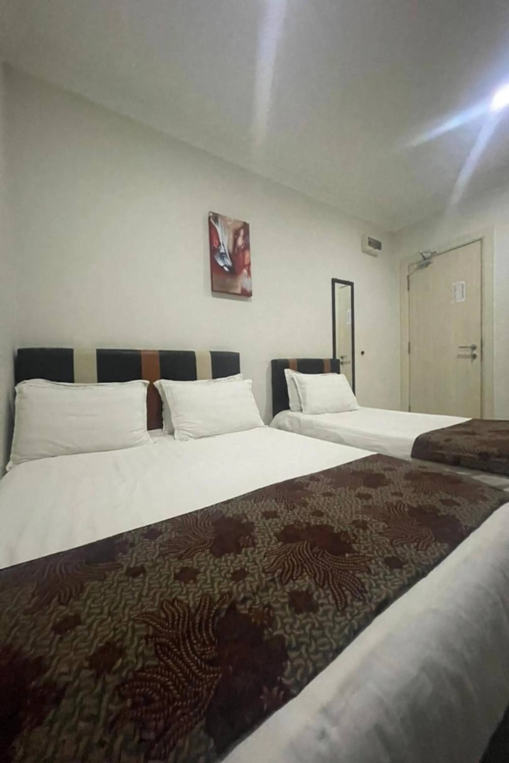 Standard Triple Room in Hotel Mutiara KGMMB, Melaka