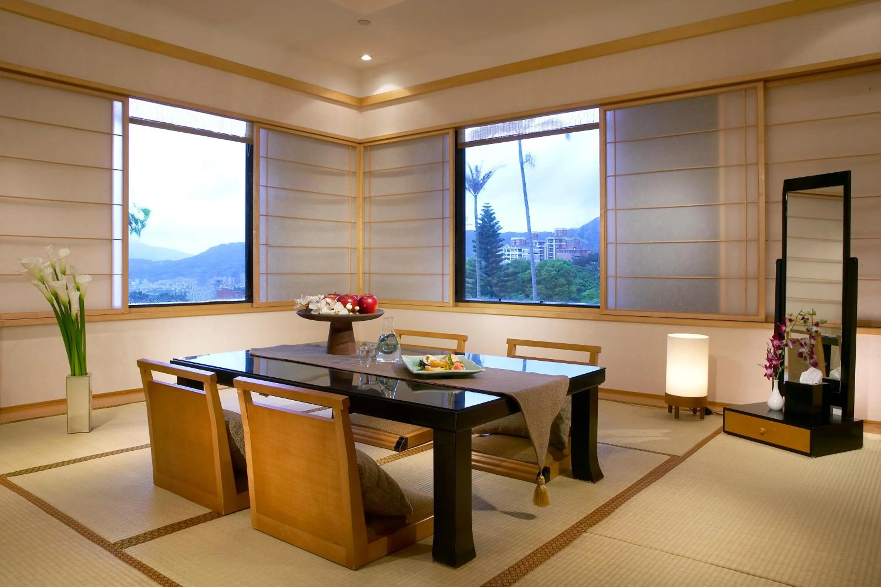Japanese-Style Quadruple Room in Spring City Resort